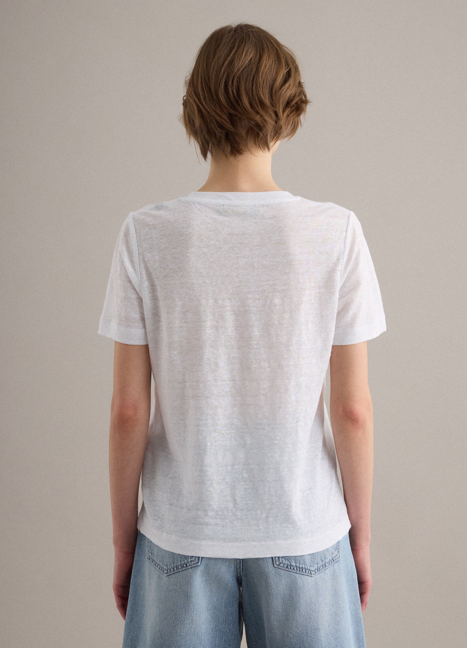 T-shirt bianca in puro lino a maniche corte regular fit