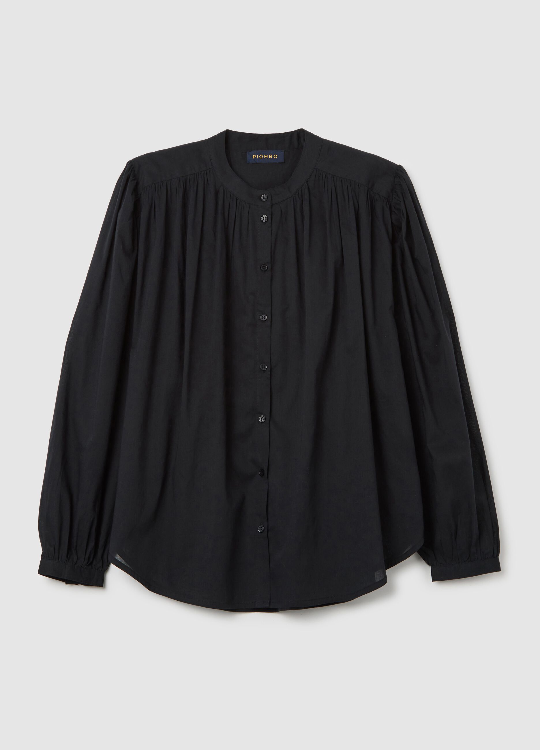 Women’s black shirt in 100% cotton with regular fit and bluff collar.