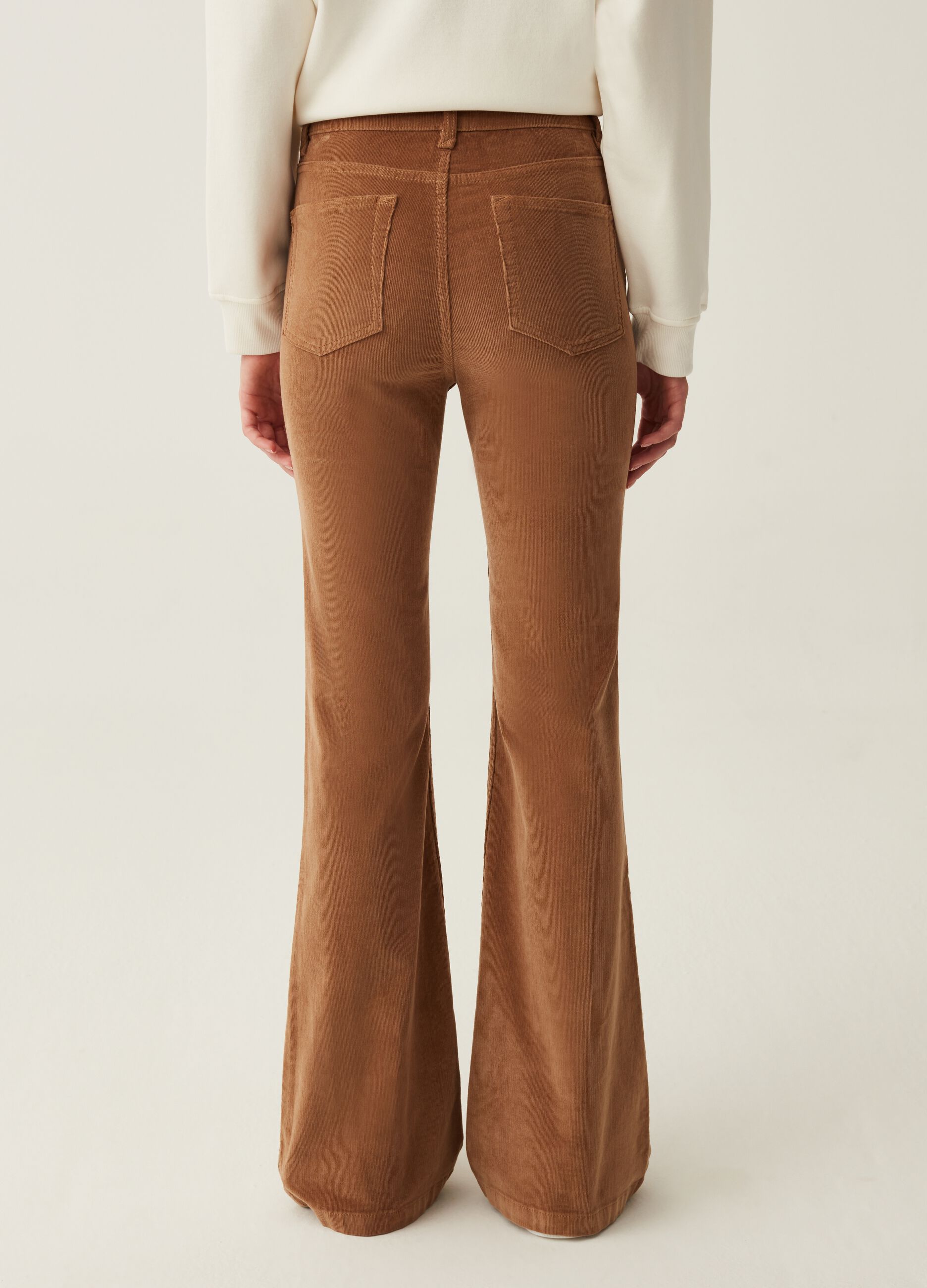 Pantaloni flare fit in corduroy_2