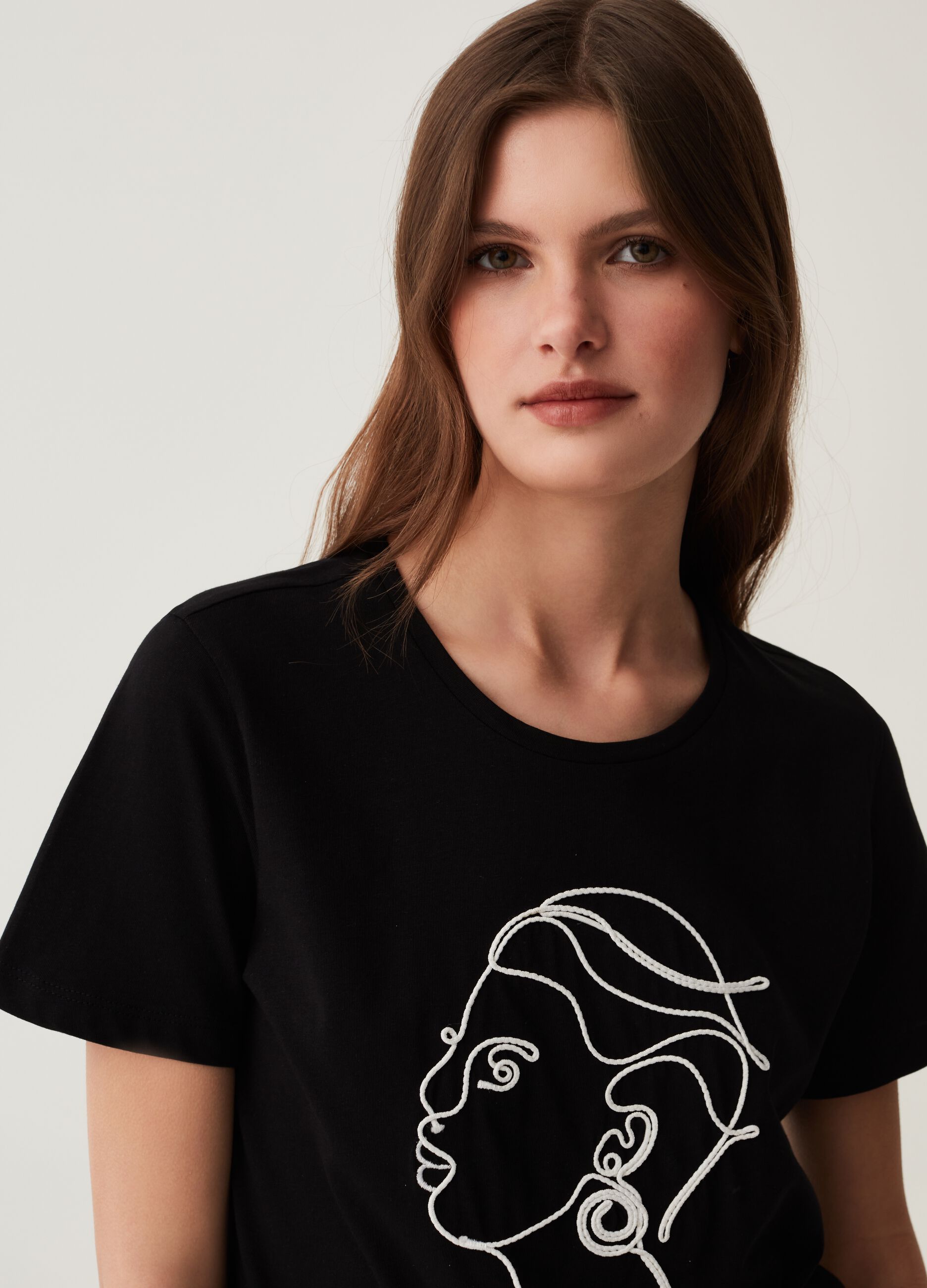 T-shirt in cotone con ricamo volto_1