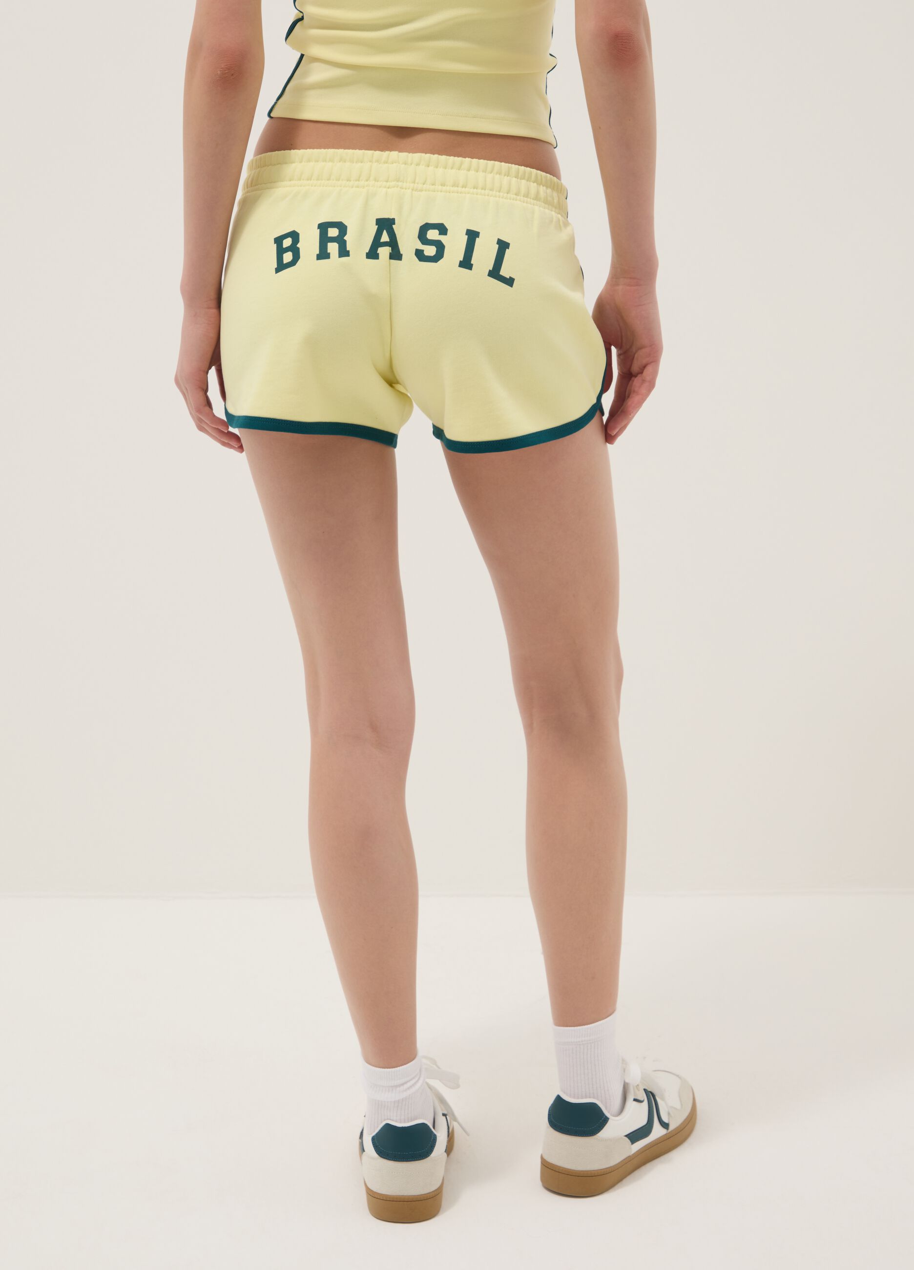 Yellow 100% cotton shorts with elasticated waist, regular fit