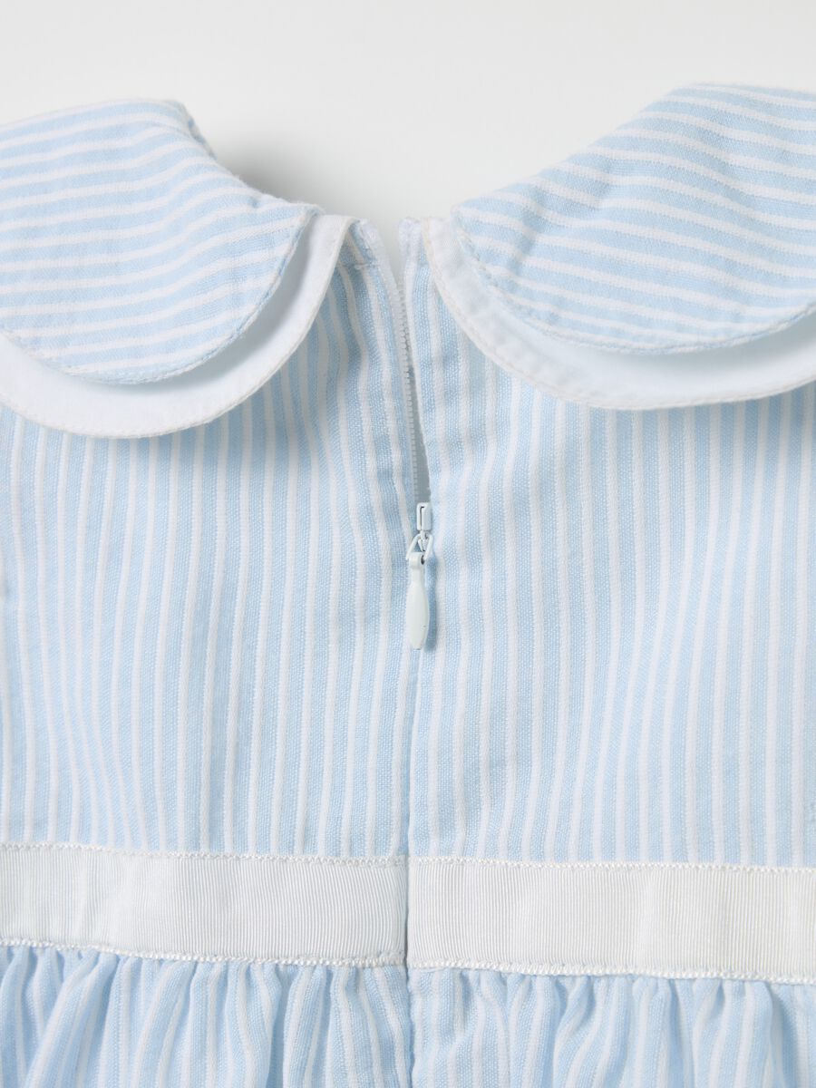 Dress with striped pattern with bow_3