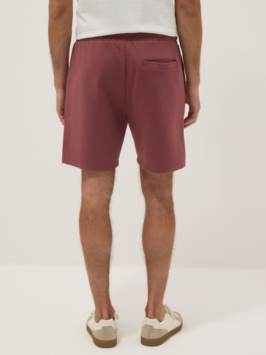 Red cotton-blend regular-fit shorts with drawstring_2