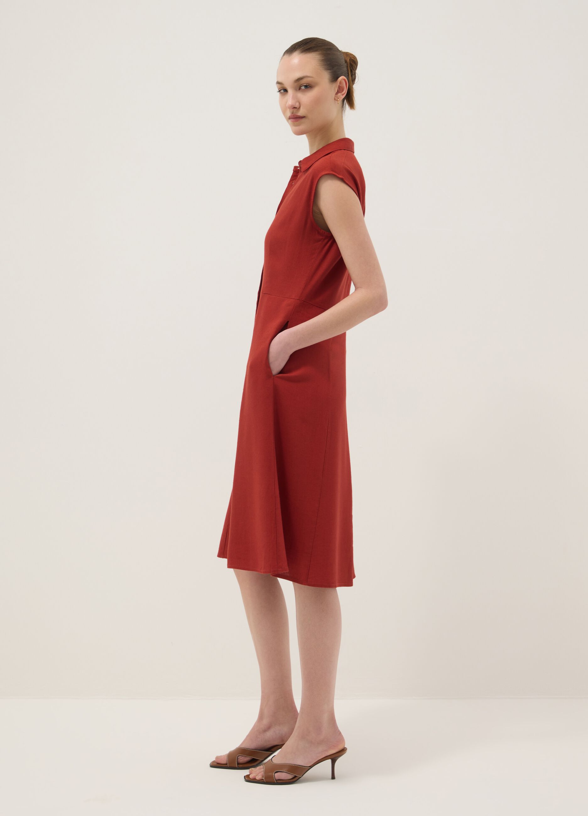 Red regular-fit shirt dress in viscose and linen blend