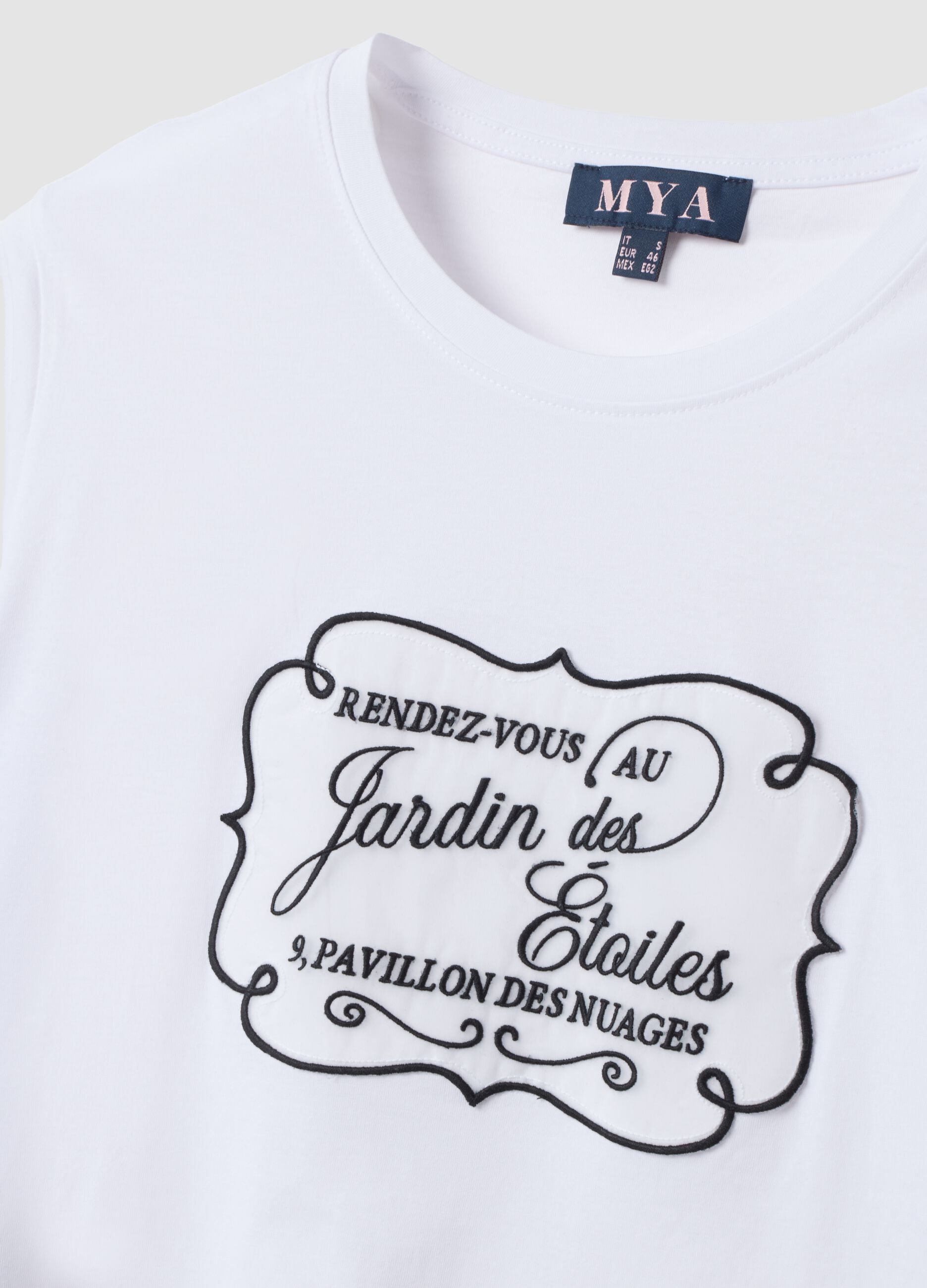 White pure cotton crew-neck T-shirt with front print, regular fit