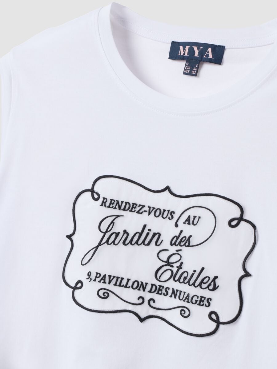 White pure cotton crew-neck T-shirt with front print, regular fit_1