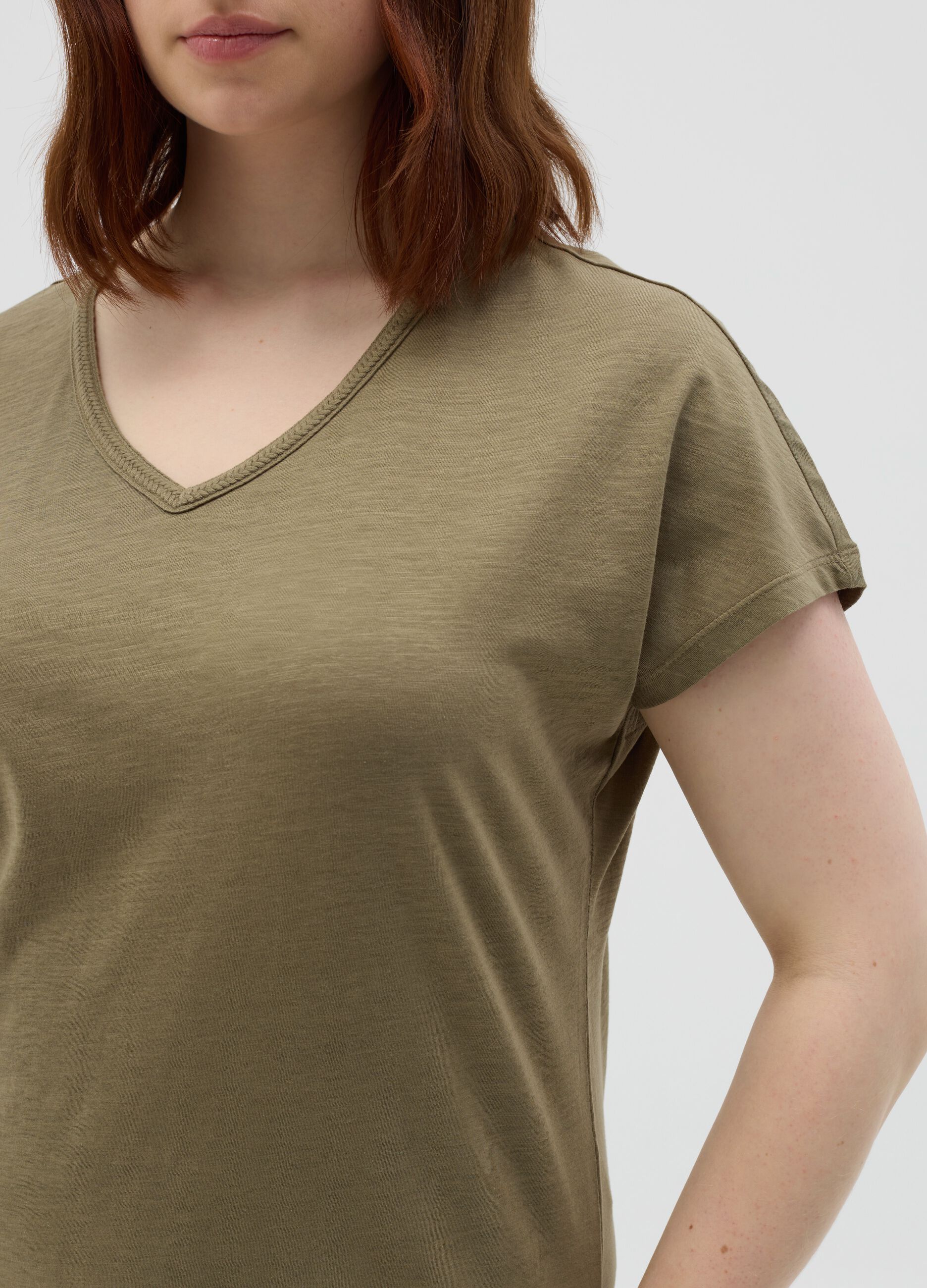 Curvy green T-shirt with V neck