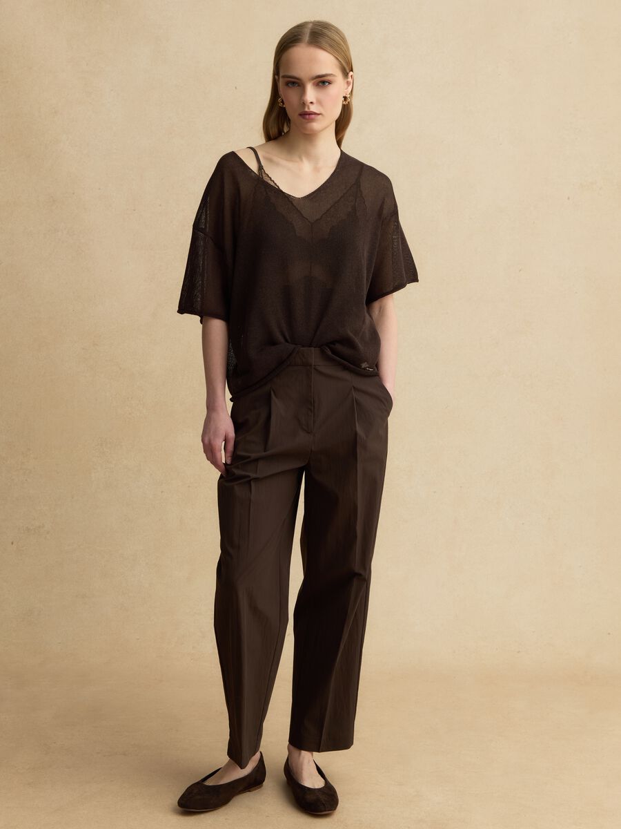 Maglia in misto lyocell e lino marrone oversize fit con scollo a V_2