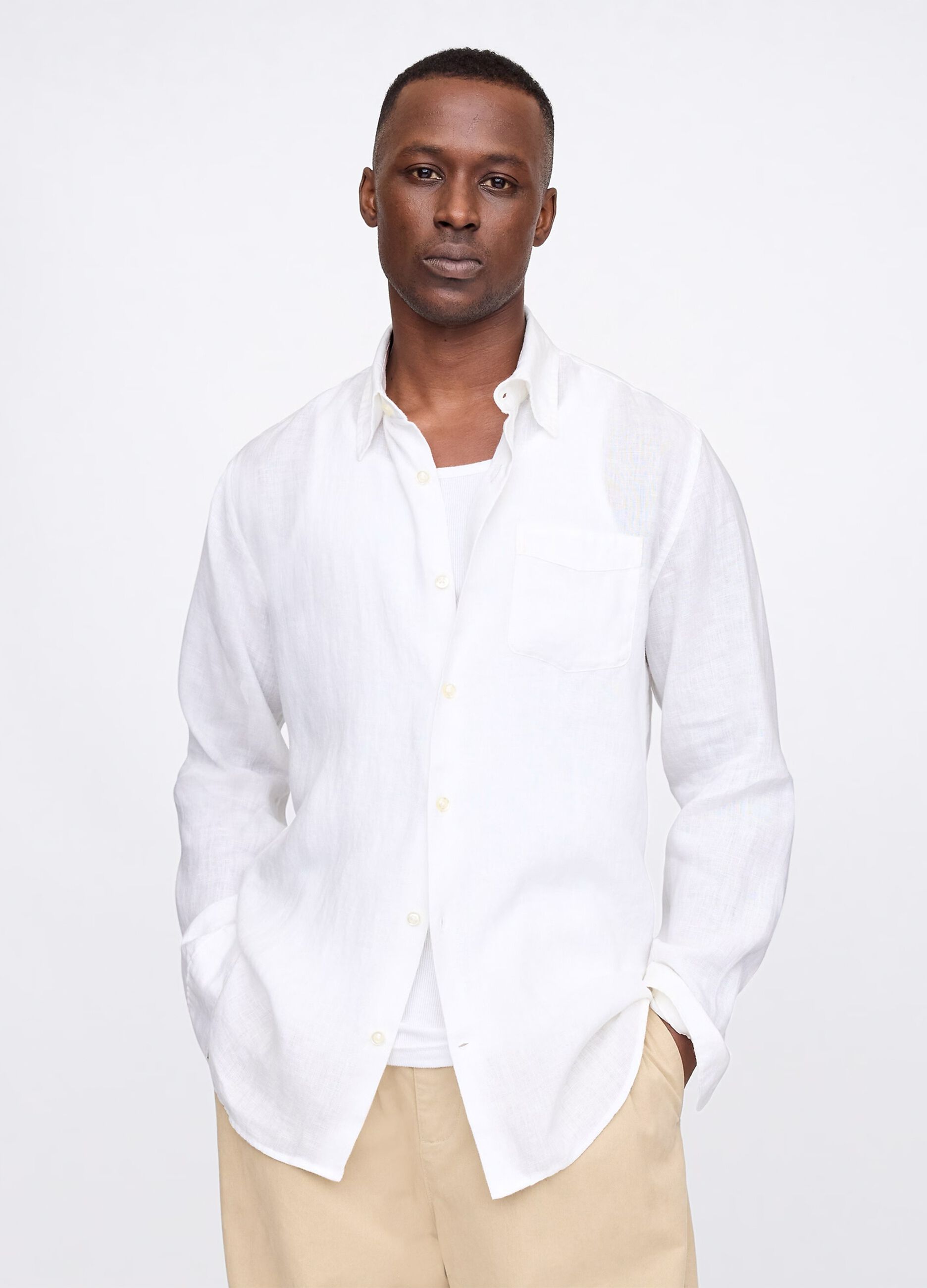 White shirt with long sleeves in linen