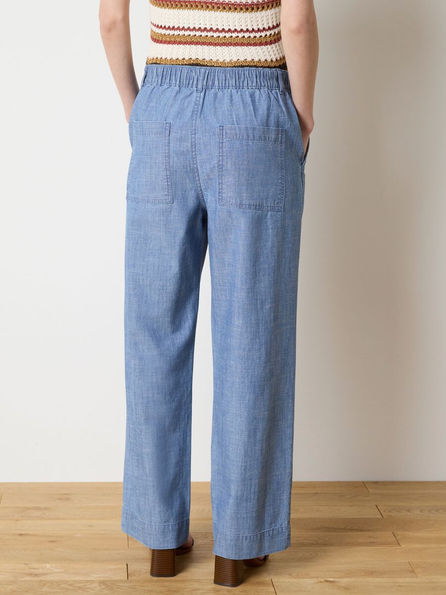 Wide-leg relaxed-fit jeans_3