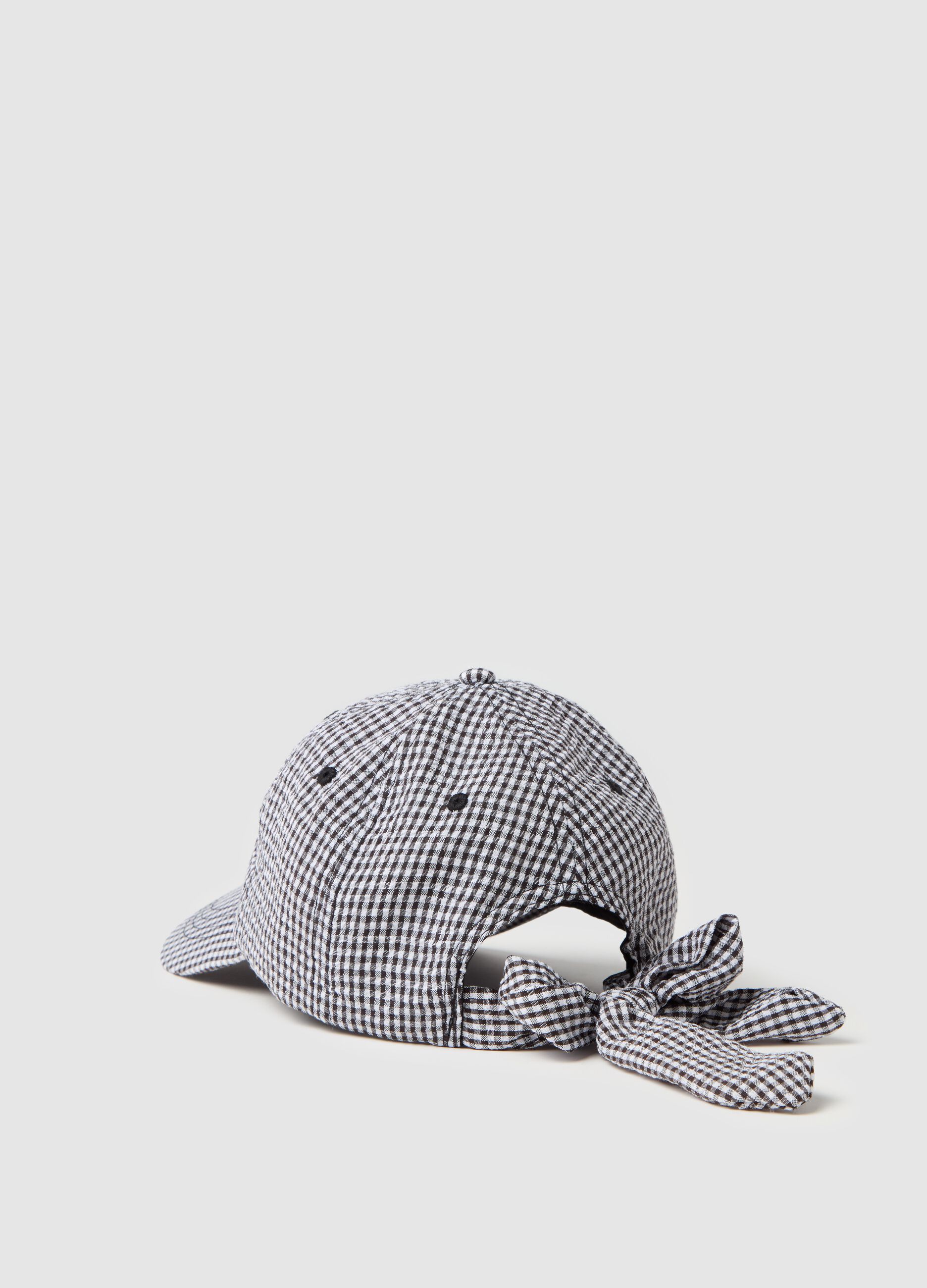 Baseball cap in seersucker with bow