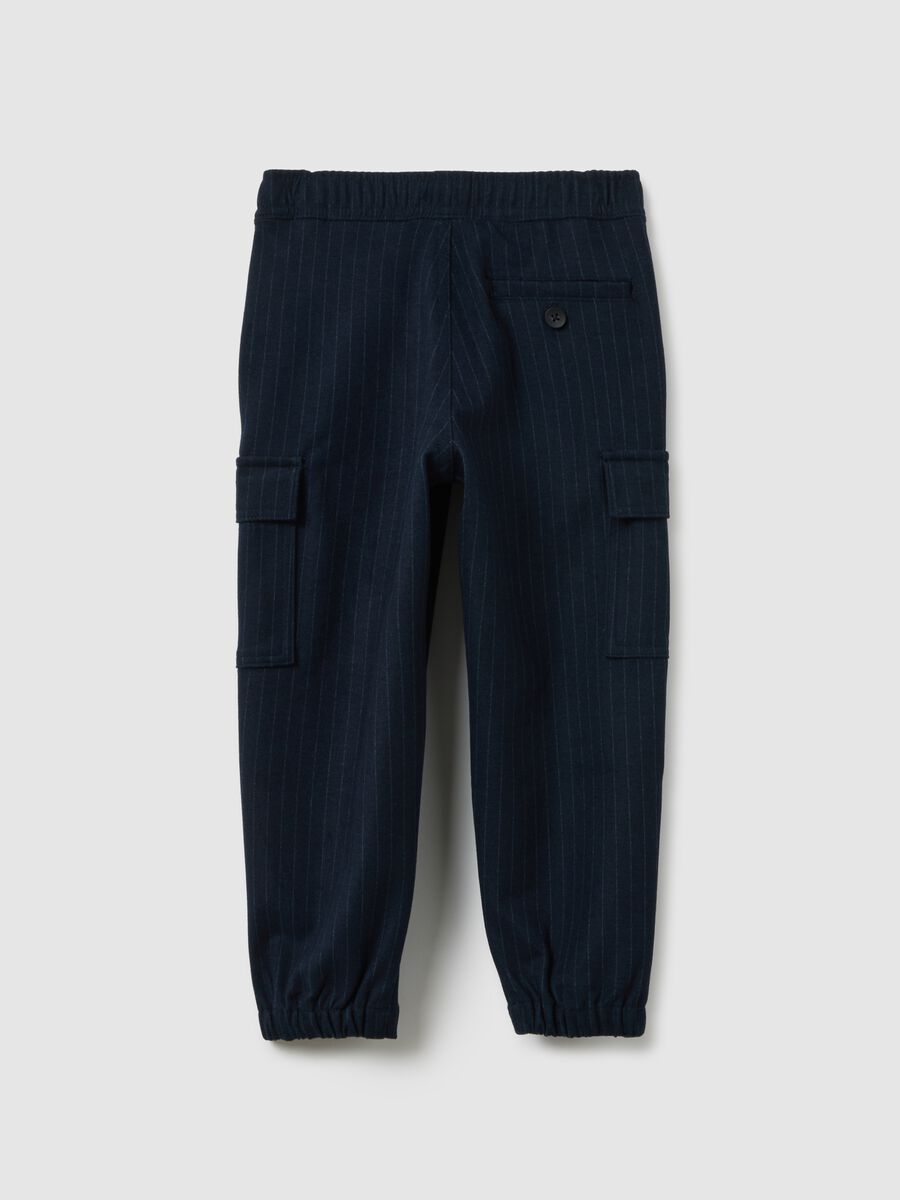 Pantaloni cargo in tessuto blu gessato da bambino_1