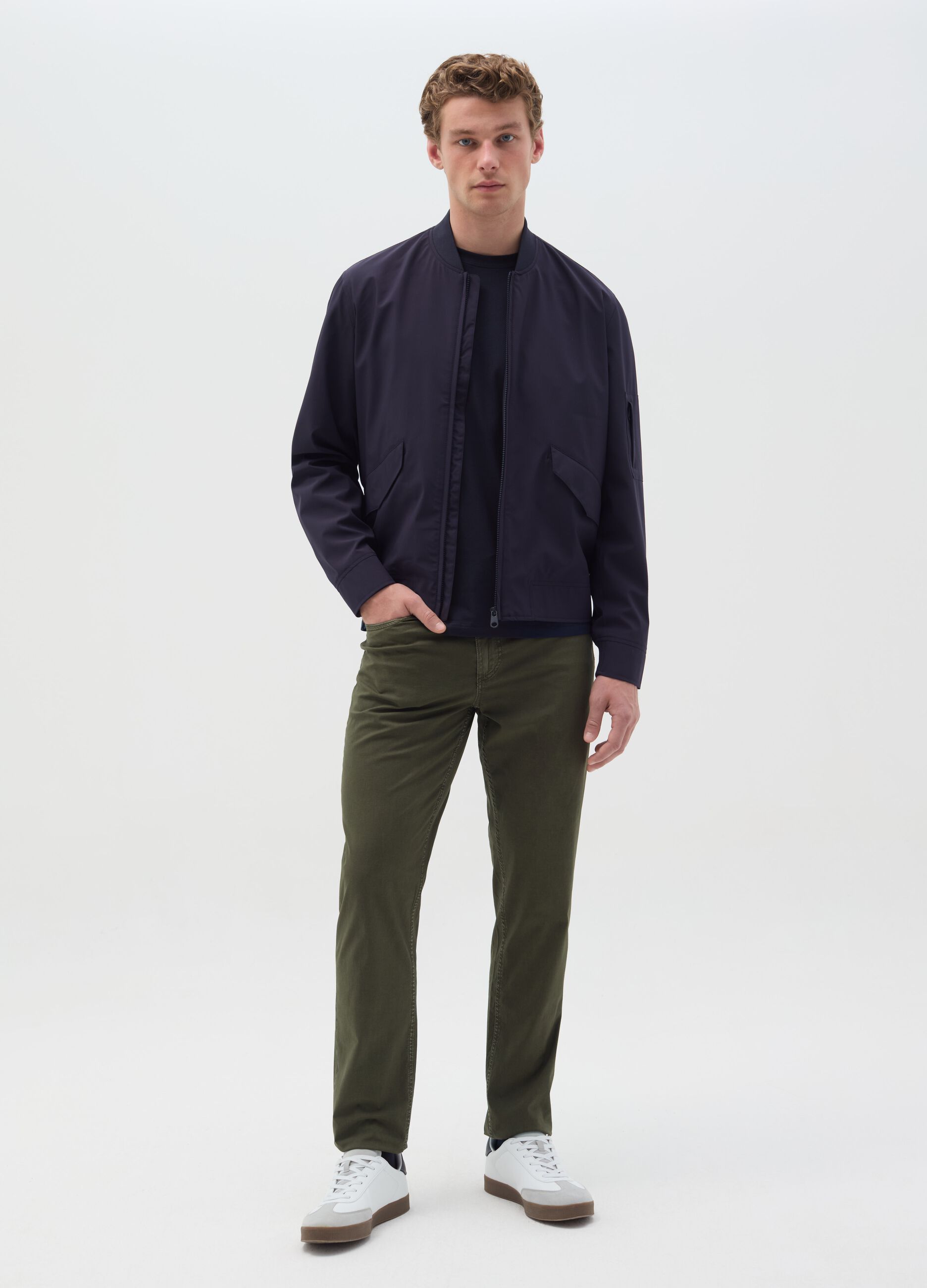 Lightweight full-zip bomber jacket