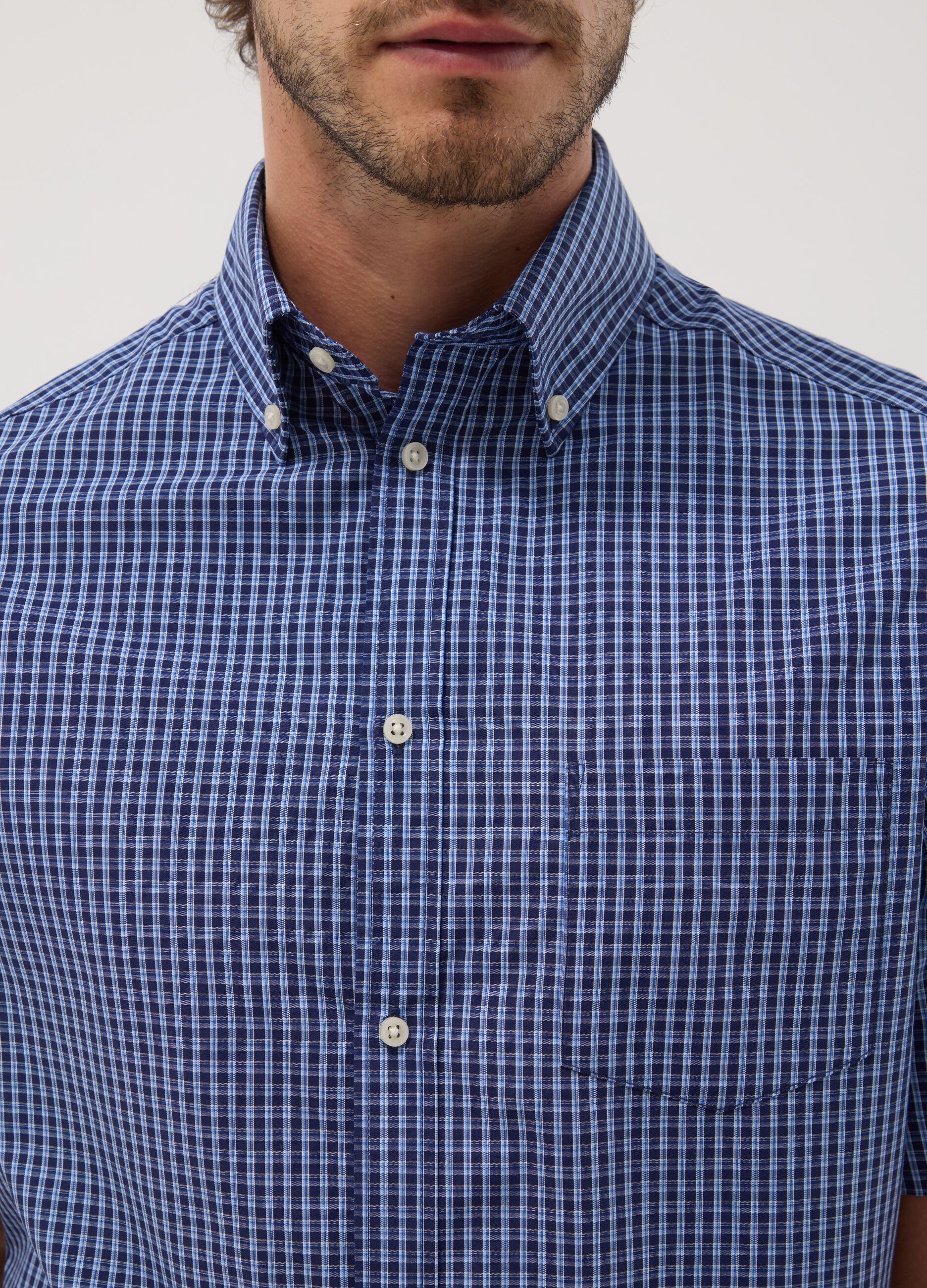 Blue checked short-sleeve shirt