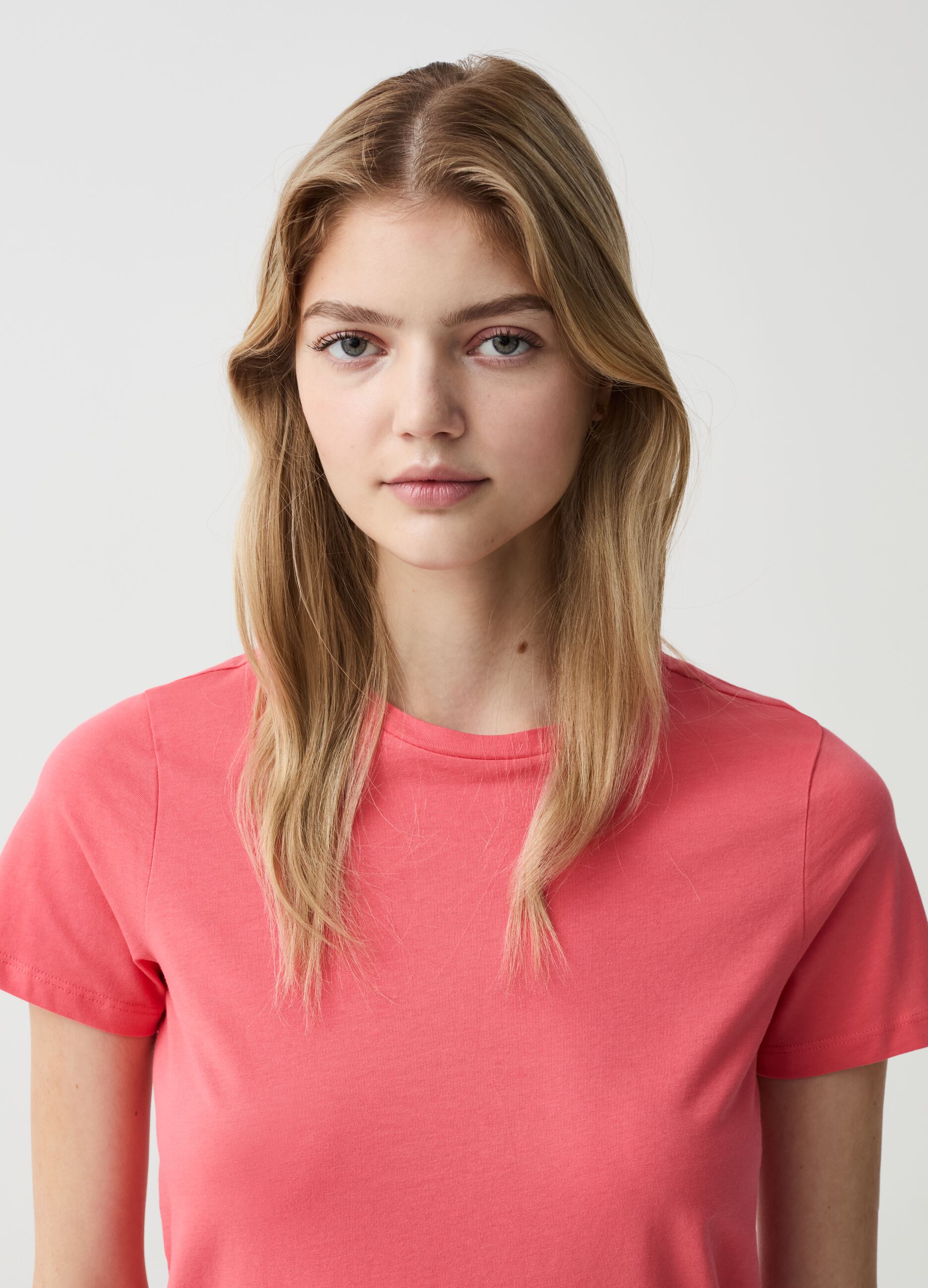 Essential solid colour cotton T-shirt