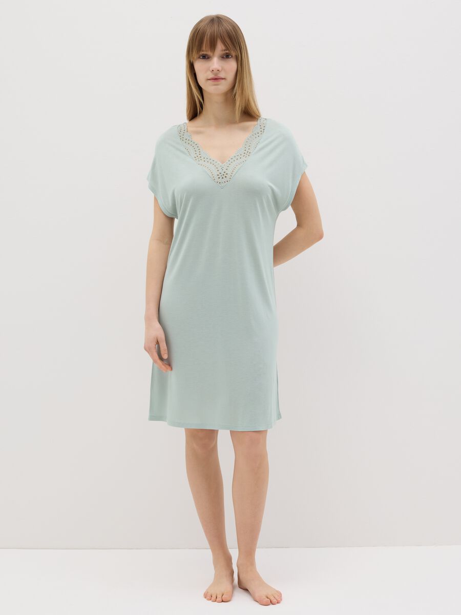 Green nightdress with broderie anglaise insert_0