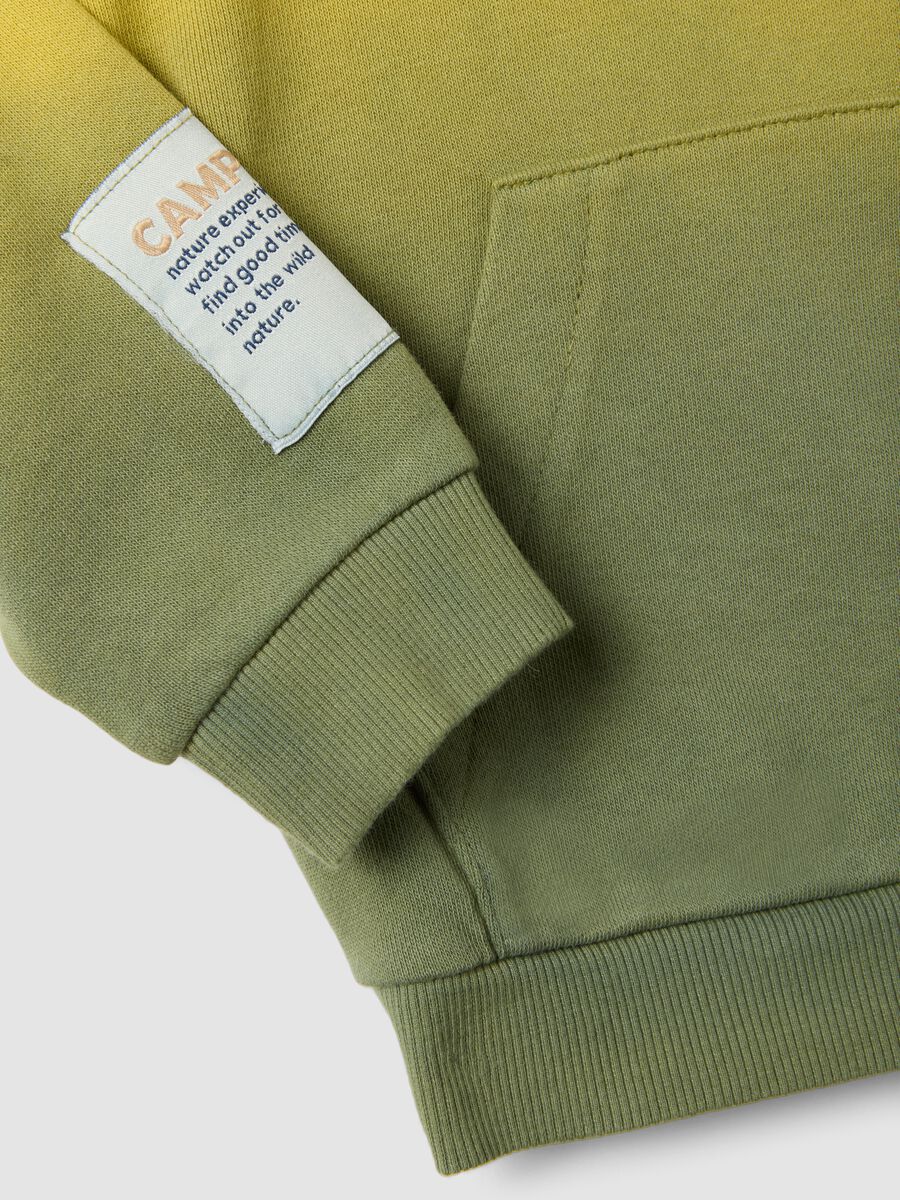 Felpa in puro cotone multicolor da bimbo regular fit con patch_2