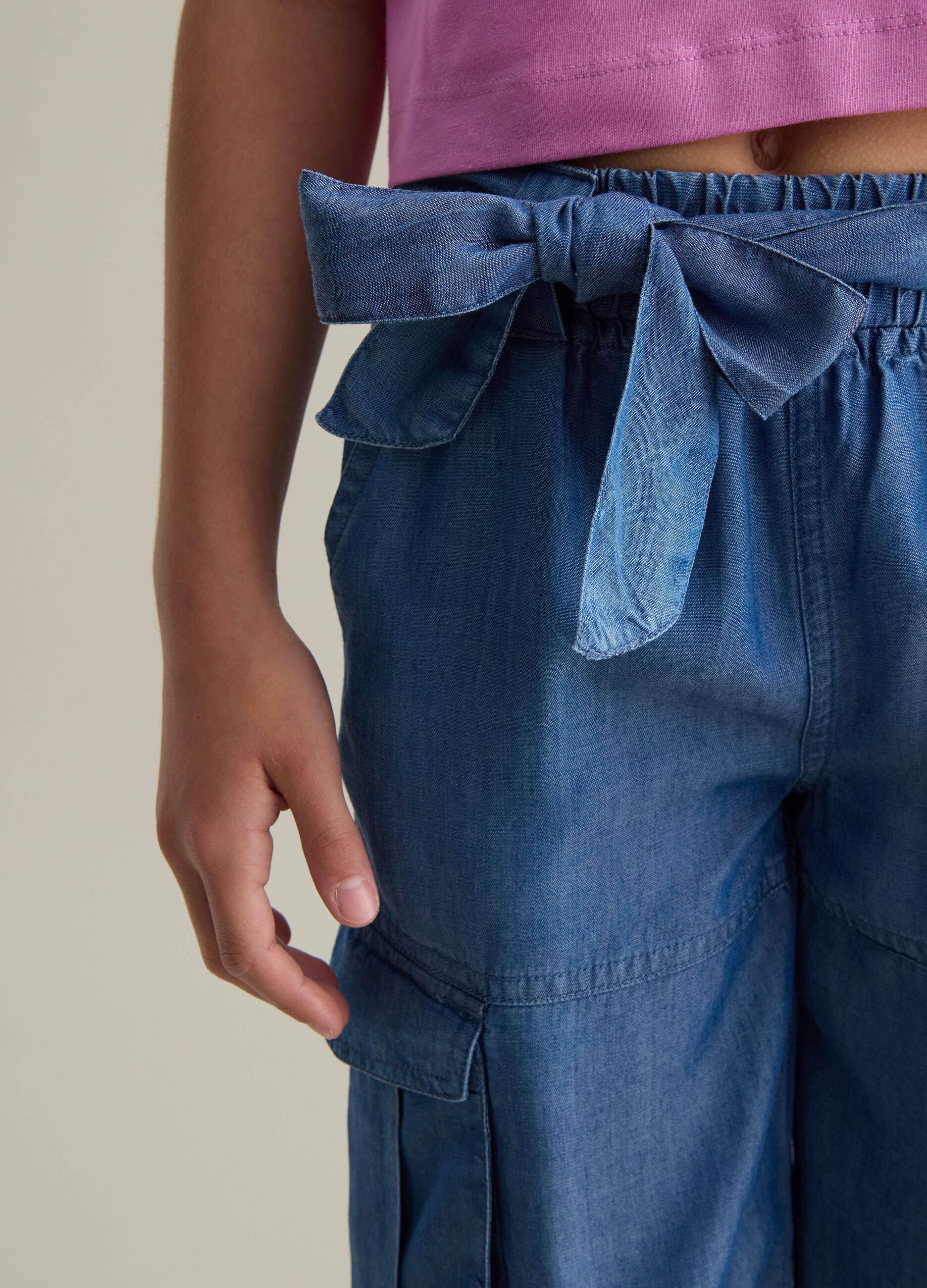 Girls’ cargo trousers in 100% blue Lyocell with regular fit