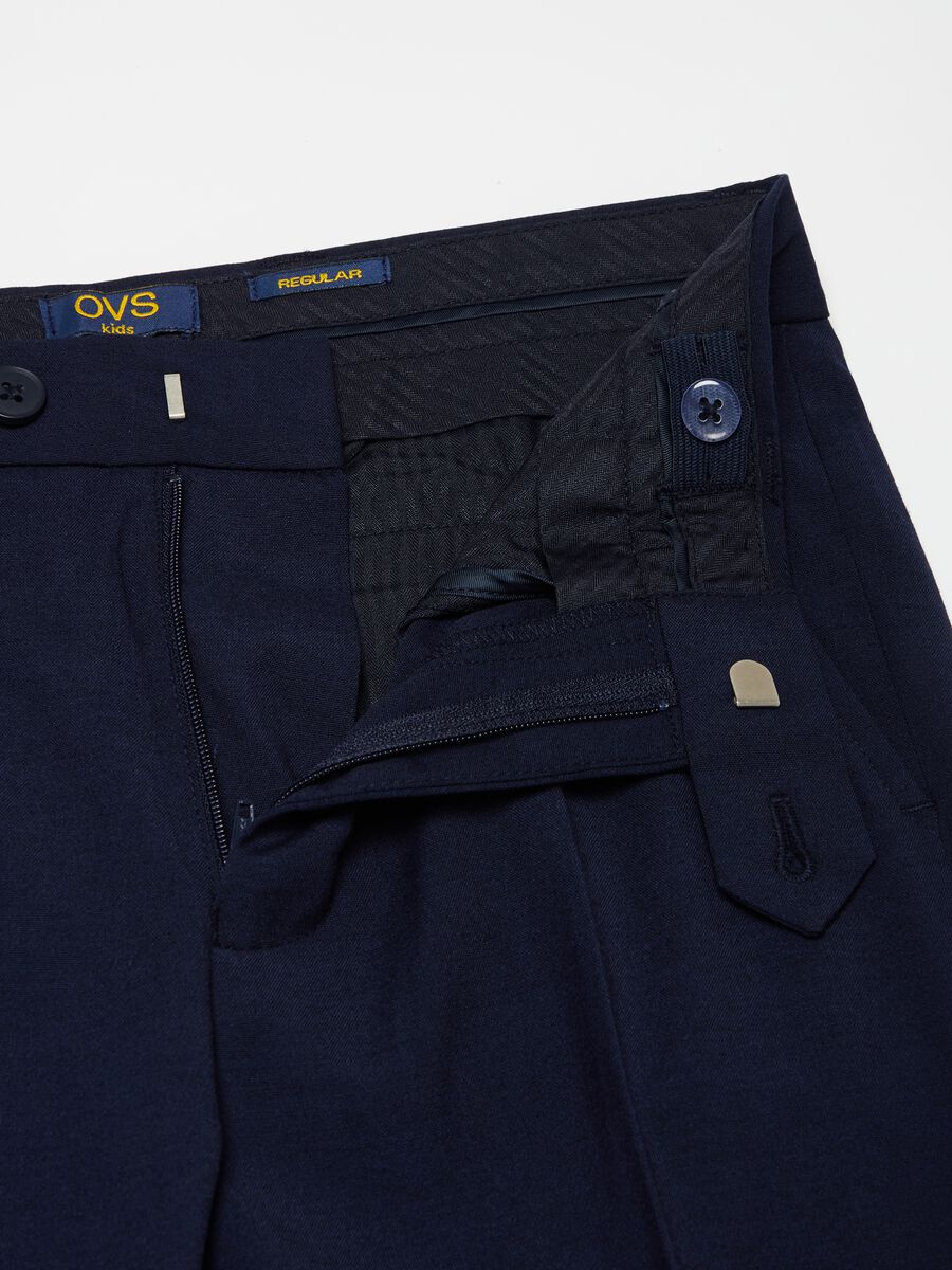 Chinos with darts_2