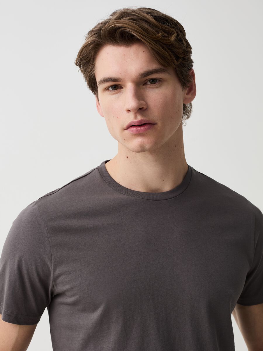 Cotton T-shirt with round neck_1
