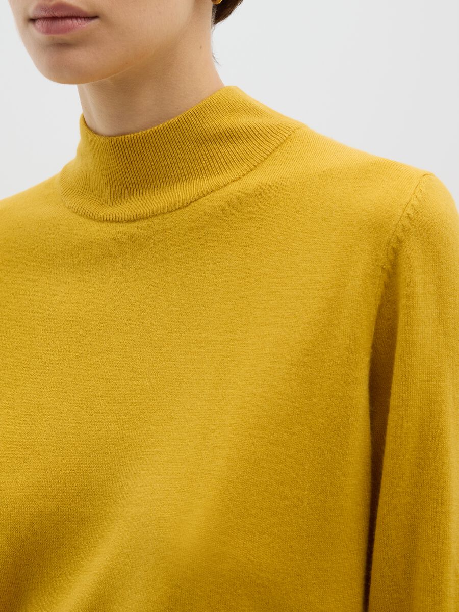 Yellow regular fit turtleneck pullover_3
