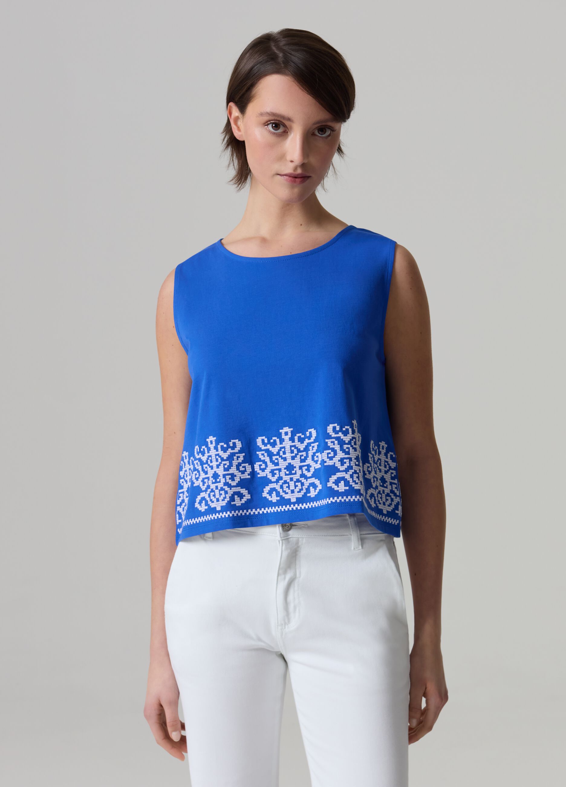 Tank top with ethnic embroidery