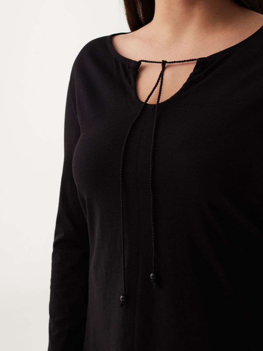 T-shirt a maniche lunghe con laccetto Curvy_3