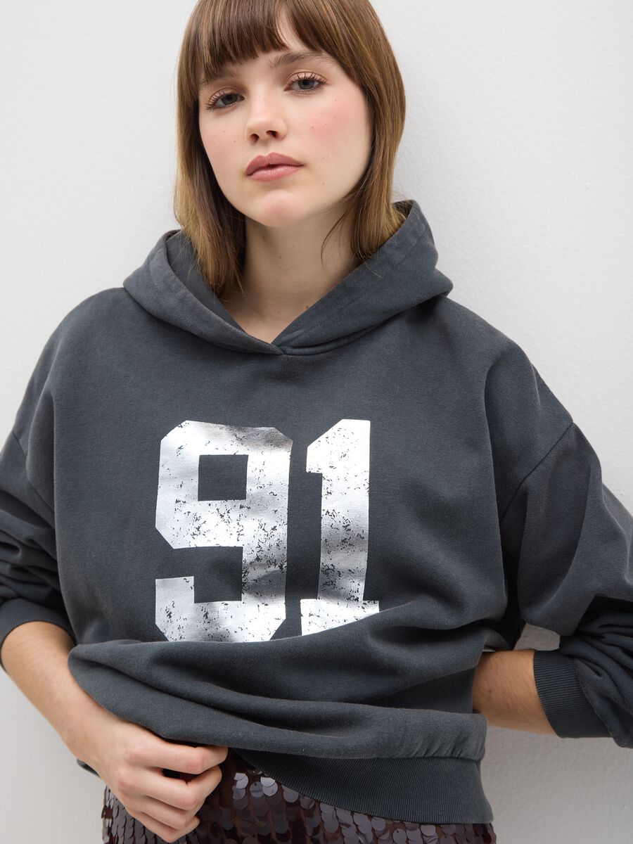 Grey cotton blend regular fit hoodie with print_0