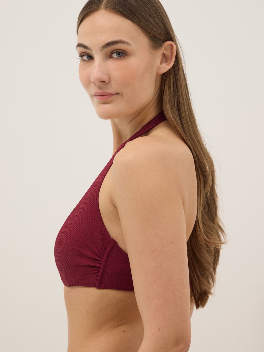 Top bikini a triangolo elasticizzato rosso con fibbia centrale_3