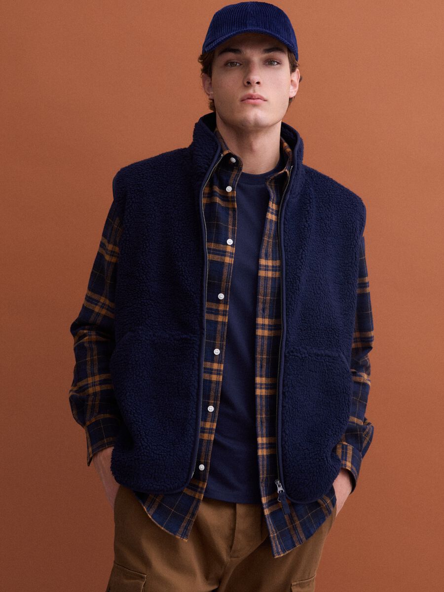 Gilet blu con colletto regular fit_1