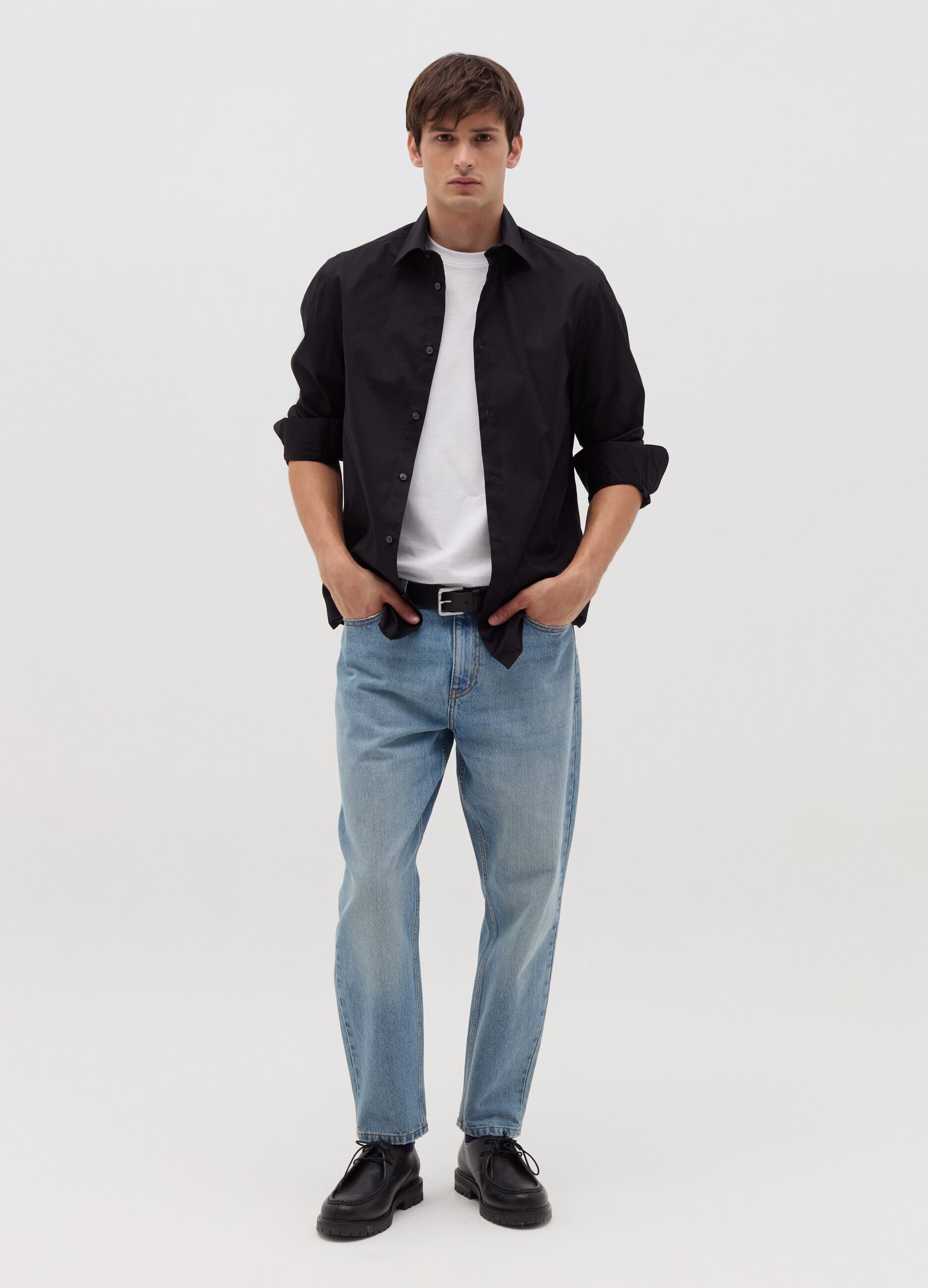 Carrot-fit jeans with five pockets