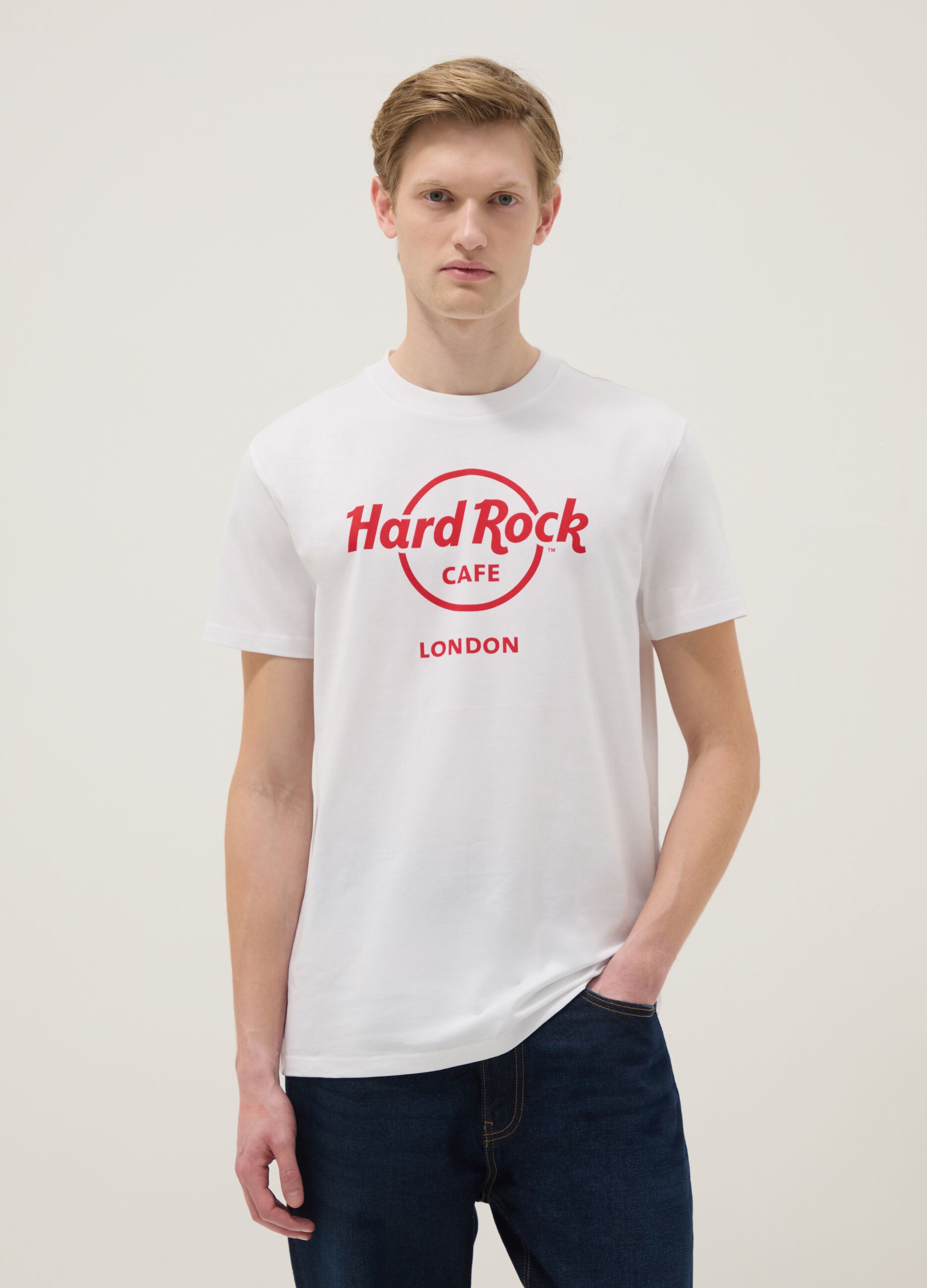 White pure cotton regular fit T-shirt with Hard Rock Cafe logo