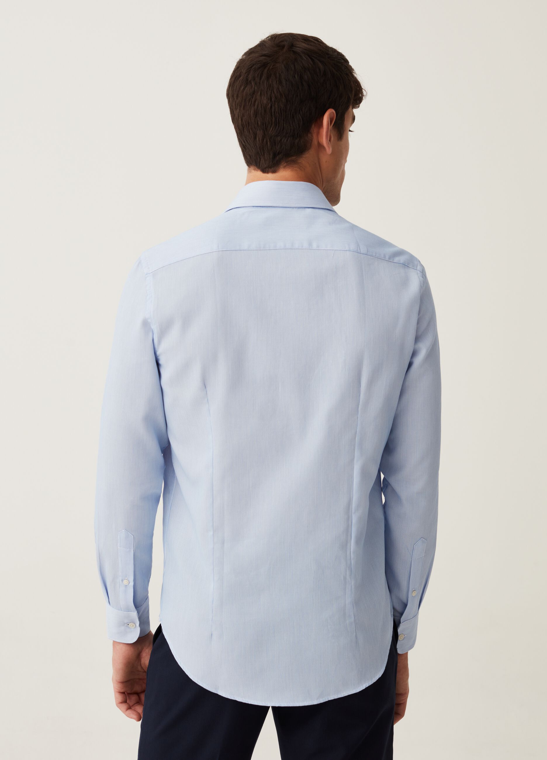 Camicia slim fit a righe sottili_2