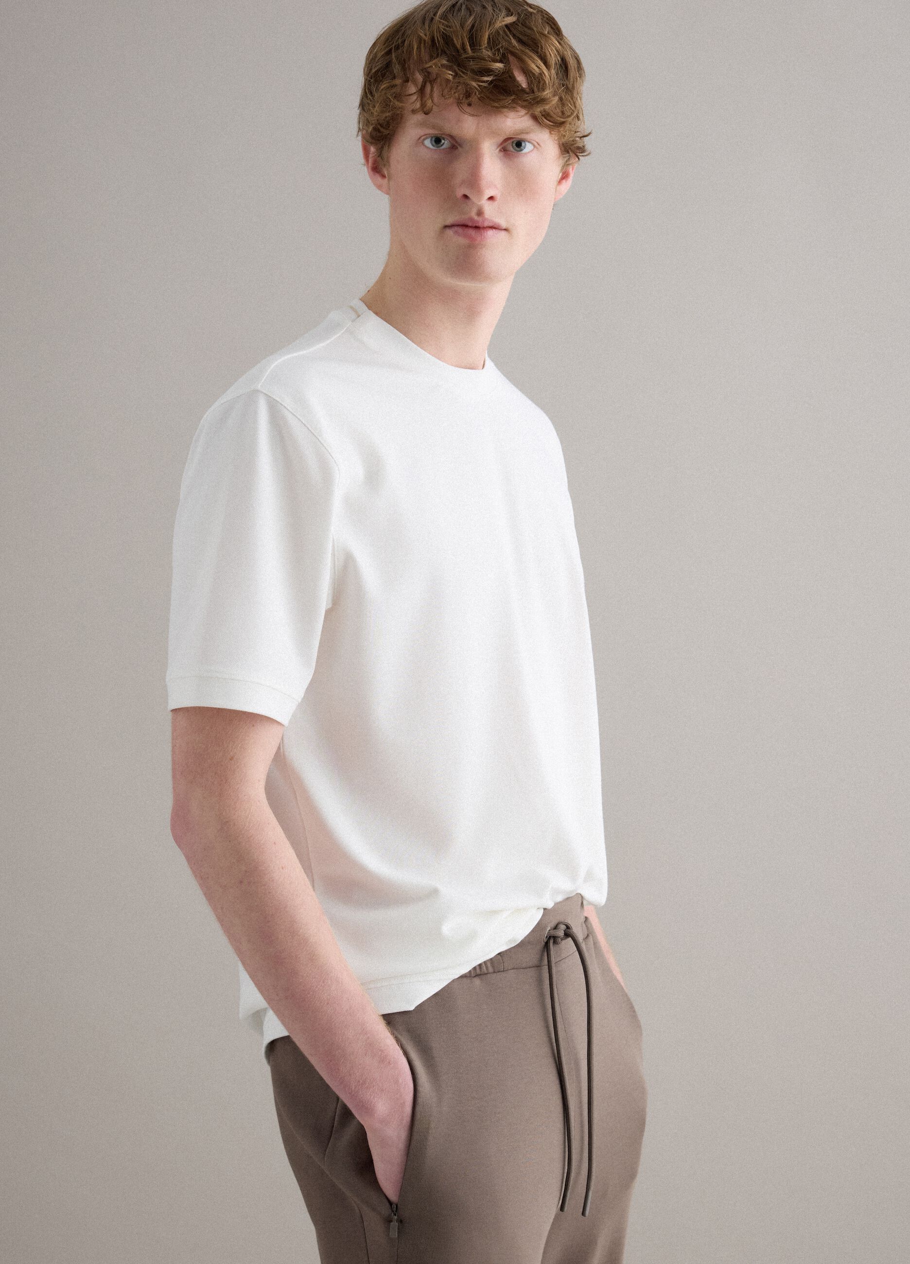 White crew neck stretch cotton T-shirt relaxed fit