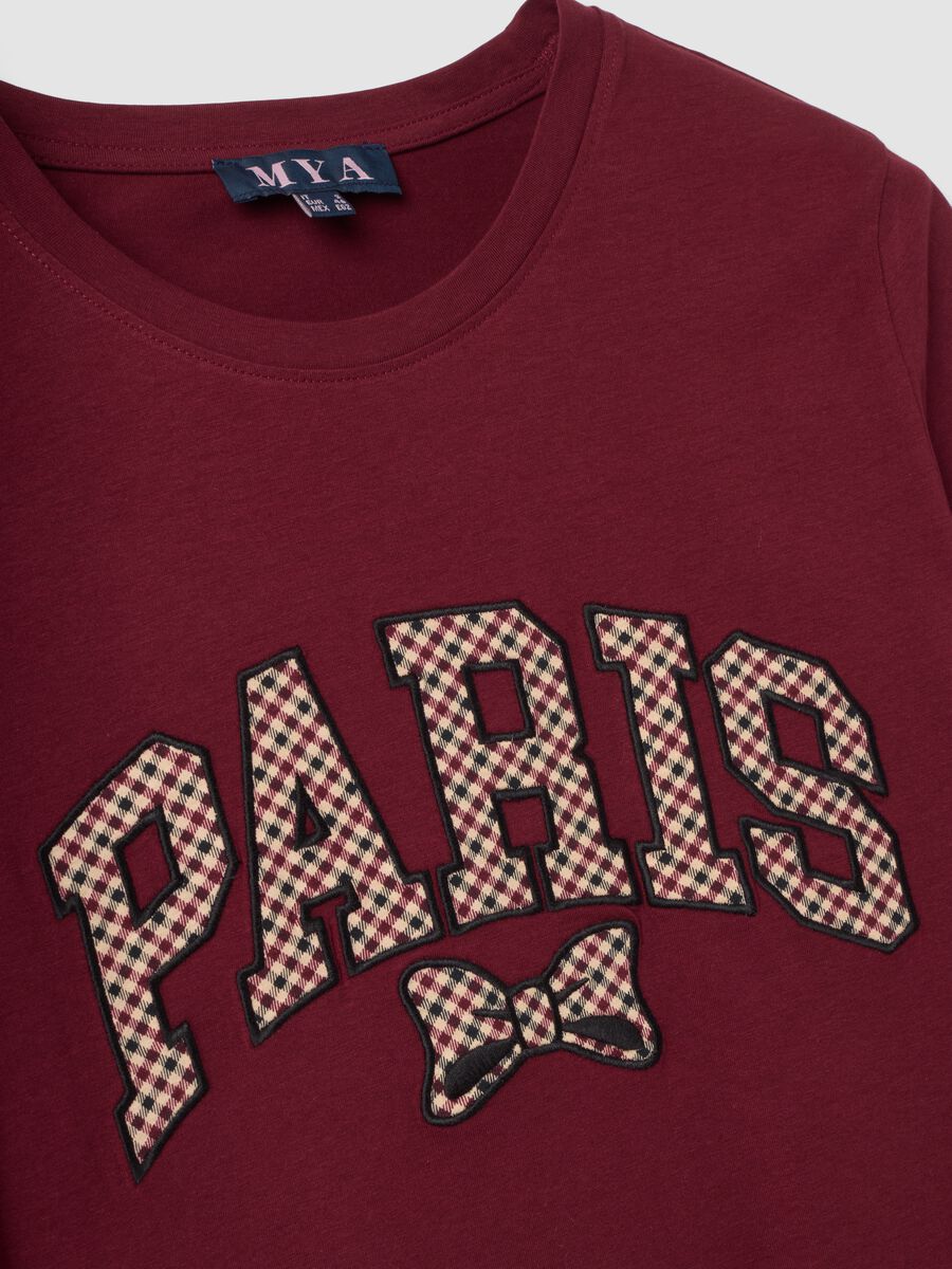 T-shirt rossa in puro cotone con girocollo e stampa con fiocco regular fit_1