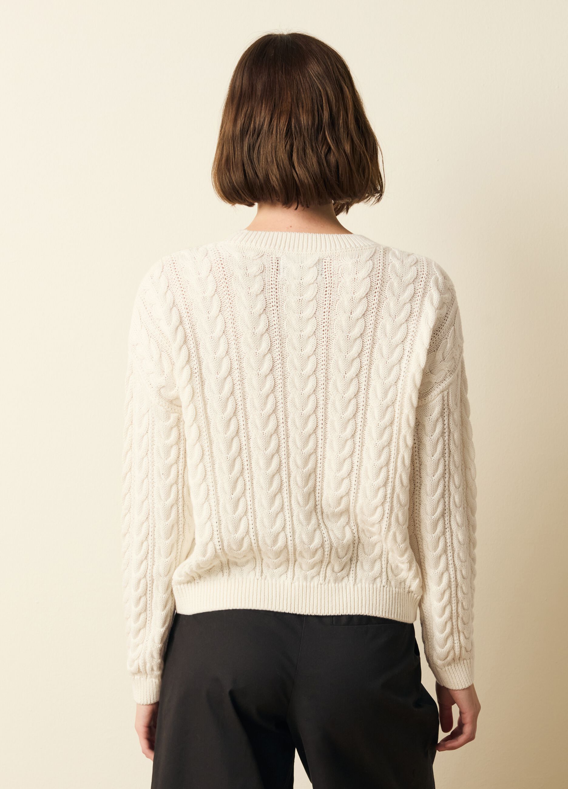 Pullover a trecce con scollo rotondo
