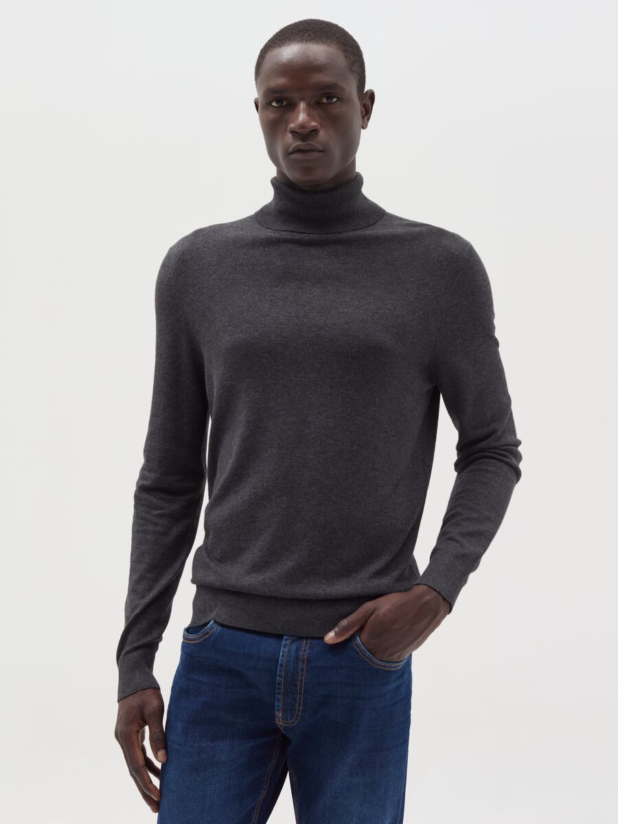 Pullover with high neck_0