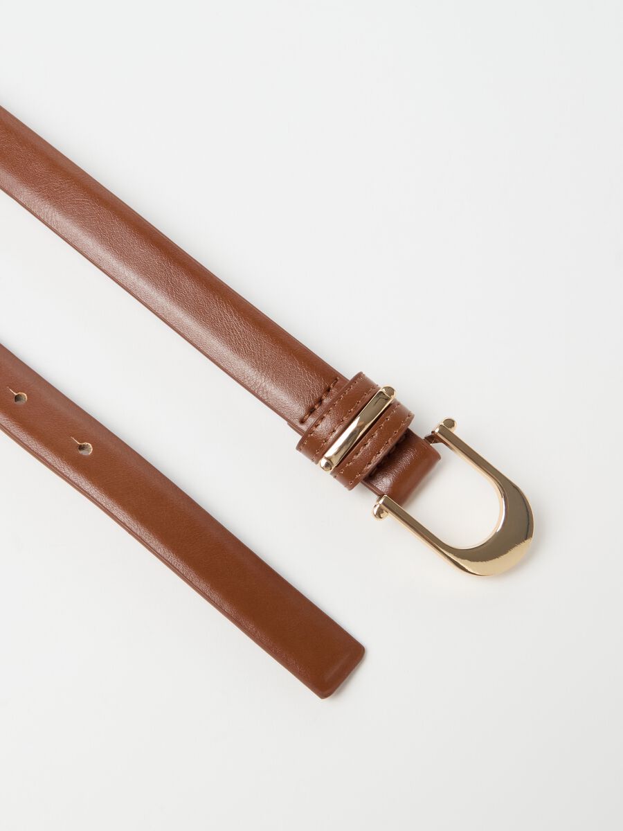 Belt with buckle and metal detail_1