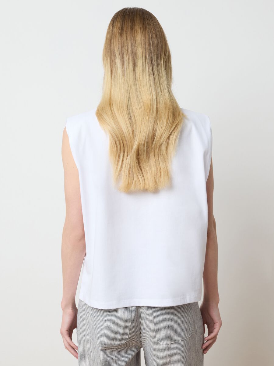 White sleeveless boxy-fit T-shirt with spaghetti straps_2