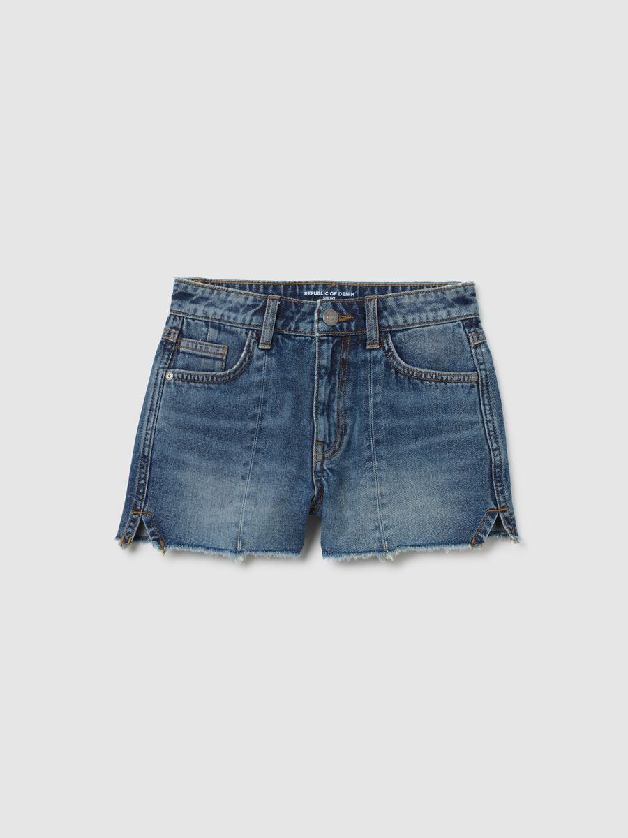 Short da ragazza in denim regular fit con orli sfilacciati_0