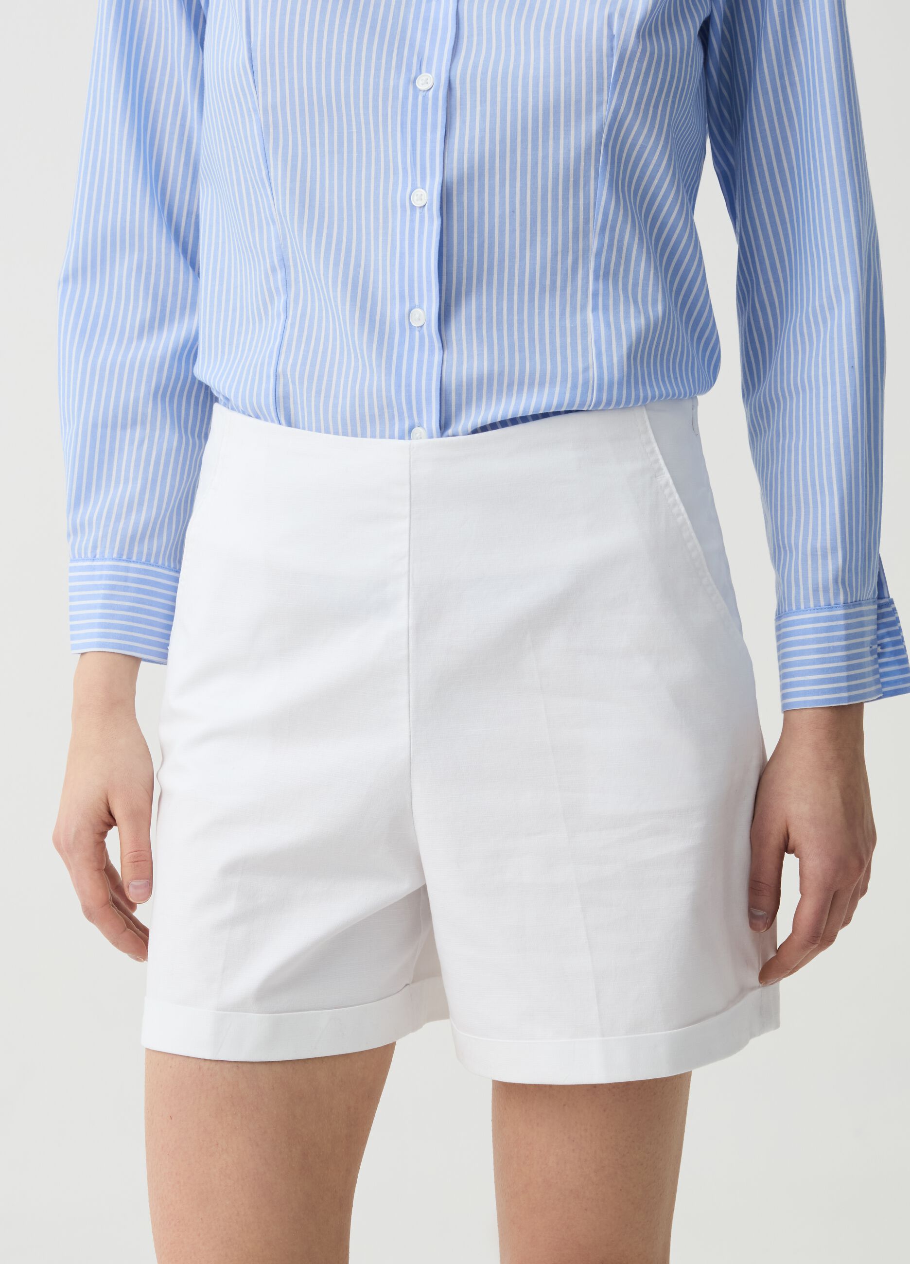 Stretch cotton shorts with turn-ups