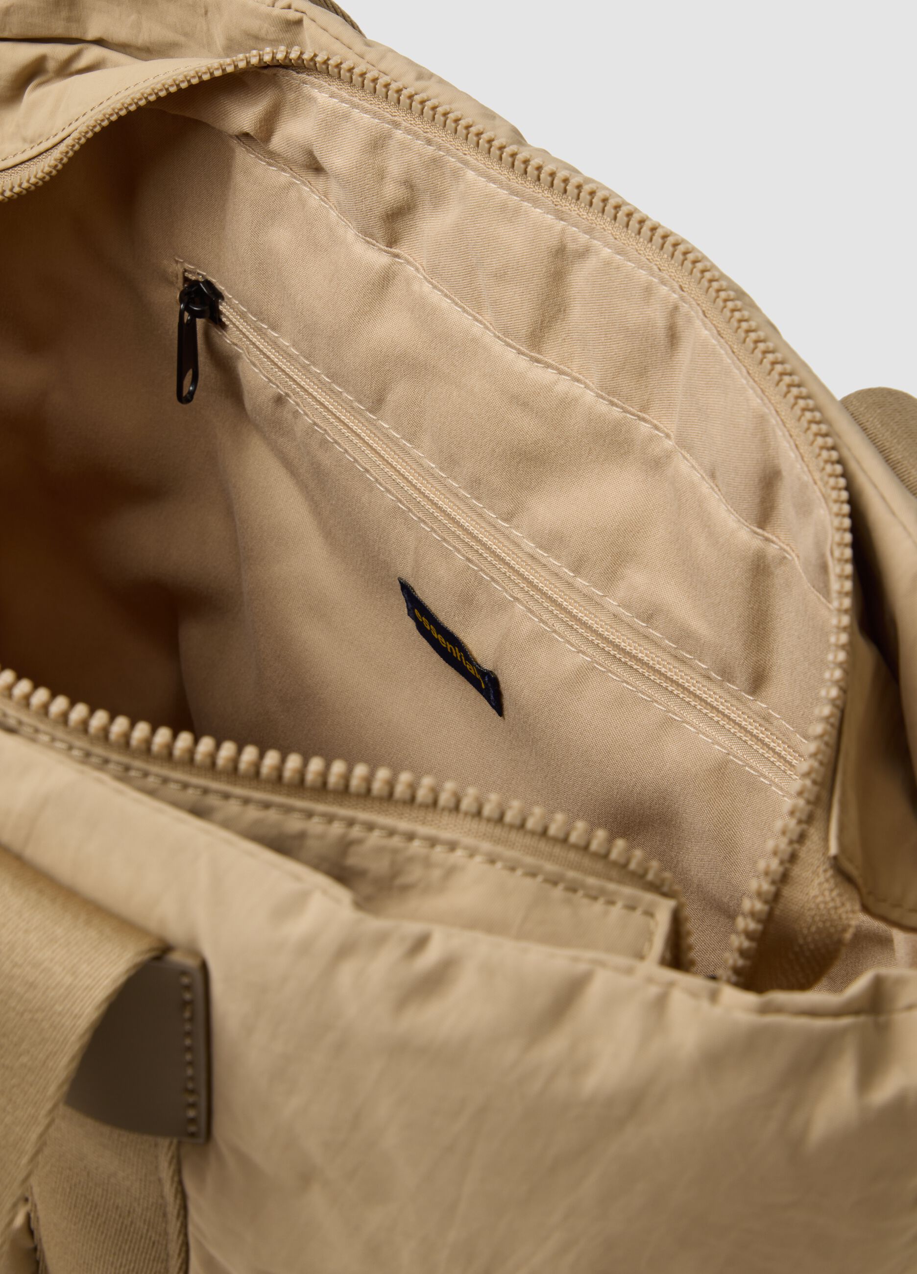 Borsa shopper beige con tasca esterna arricciata