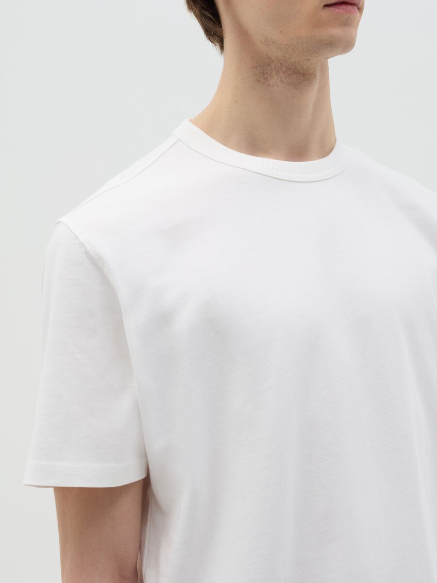 Relaxed-fit T-shirt with round neck_2