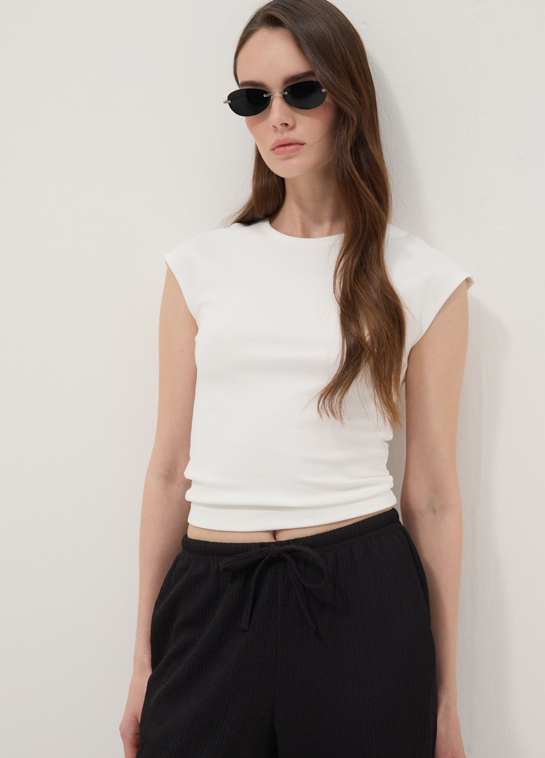 White fitted cotton stretch vest