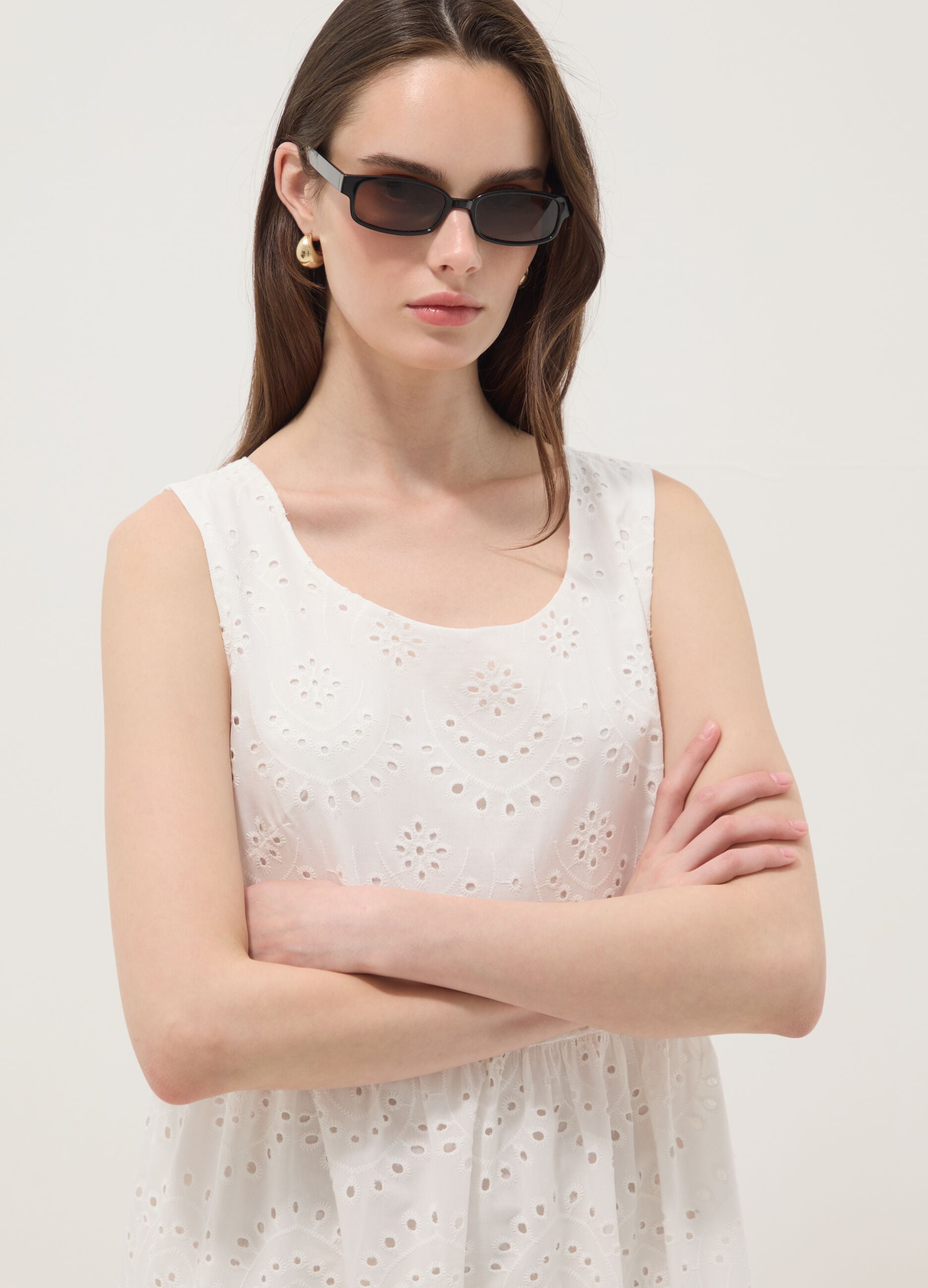 White sleeveless pure cotton broderie dress, regular fit
