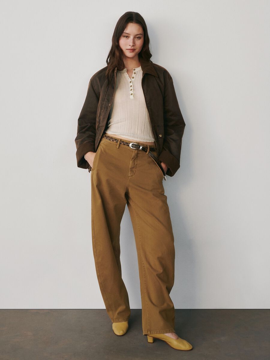 White Sweater with Sheer Long Sleeves_0