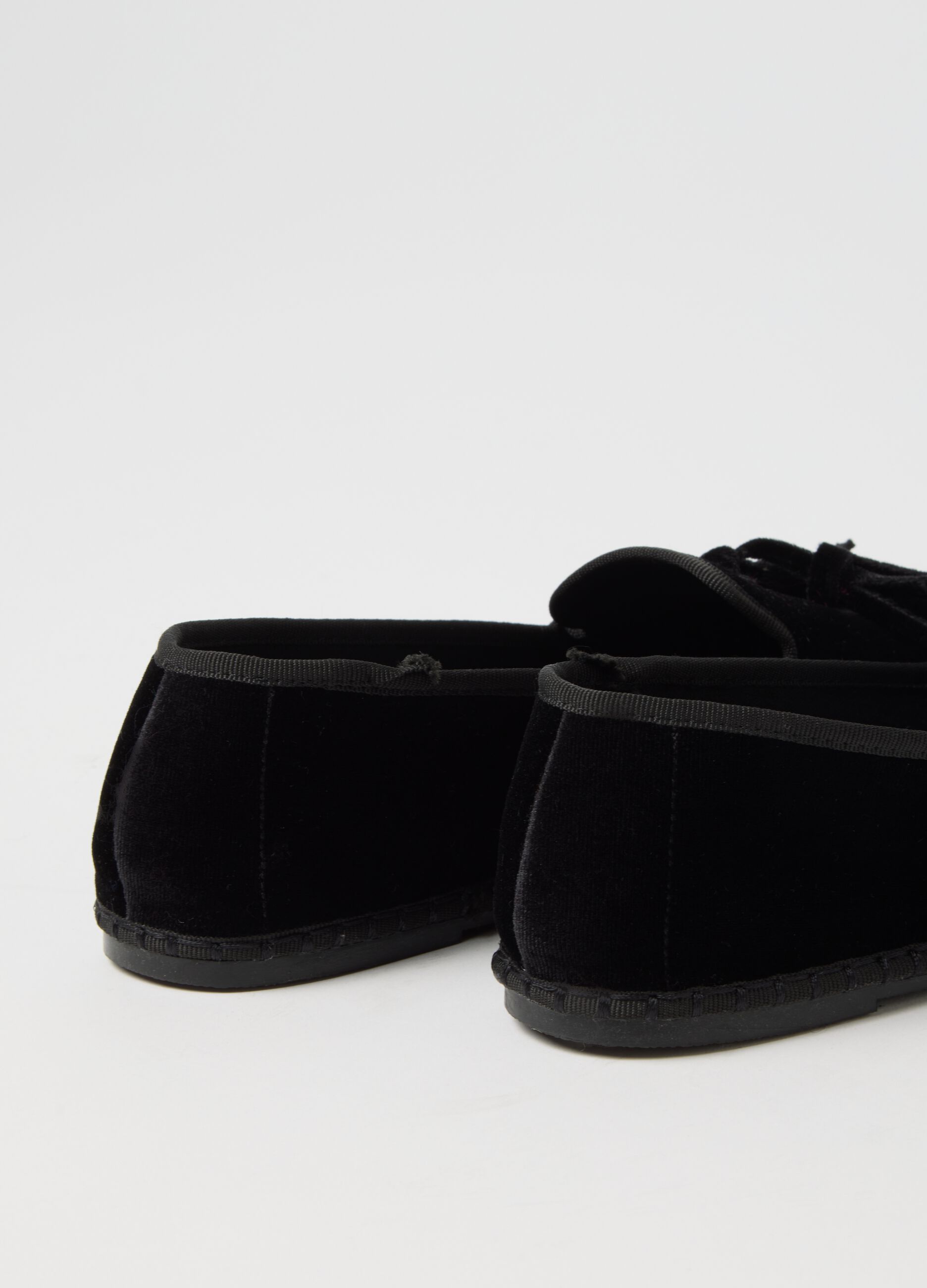 Black waterproof fabric shoes with tassels