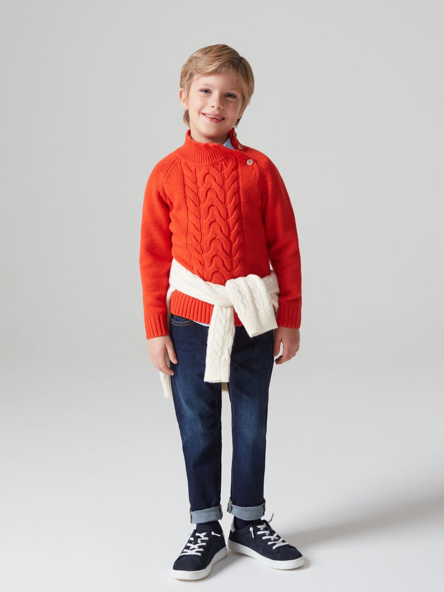 Pullover con lavorazione a trecce_0