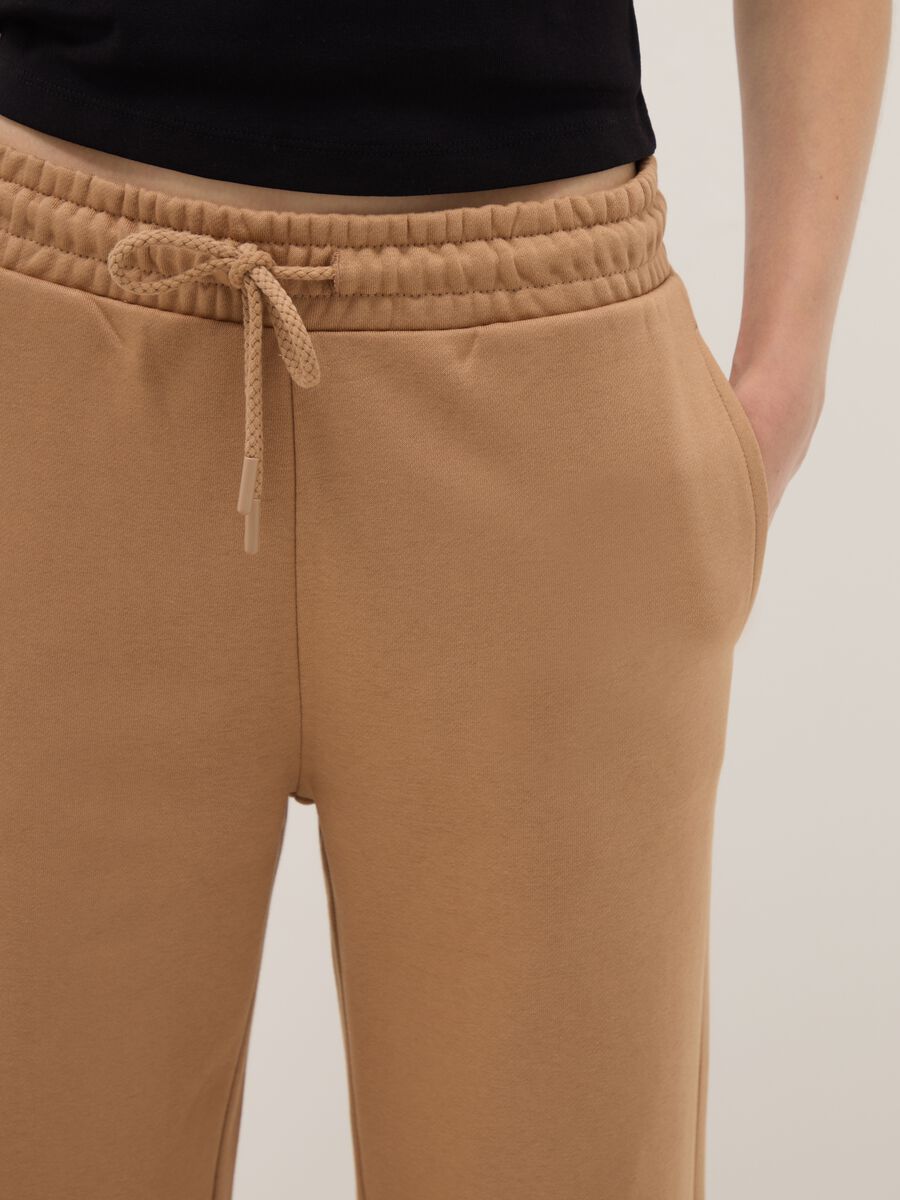 Brown cotton blend regular fit trousers_3