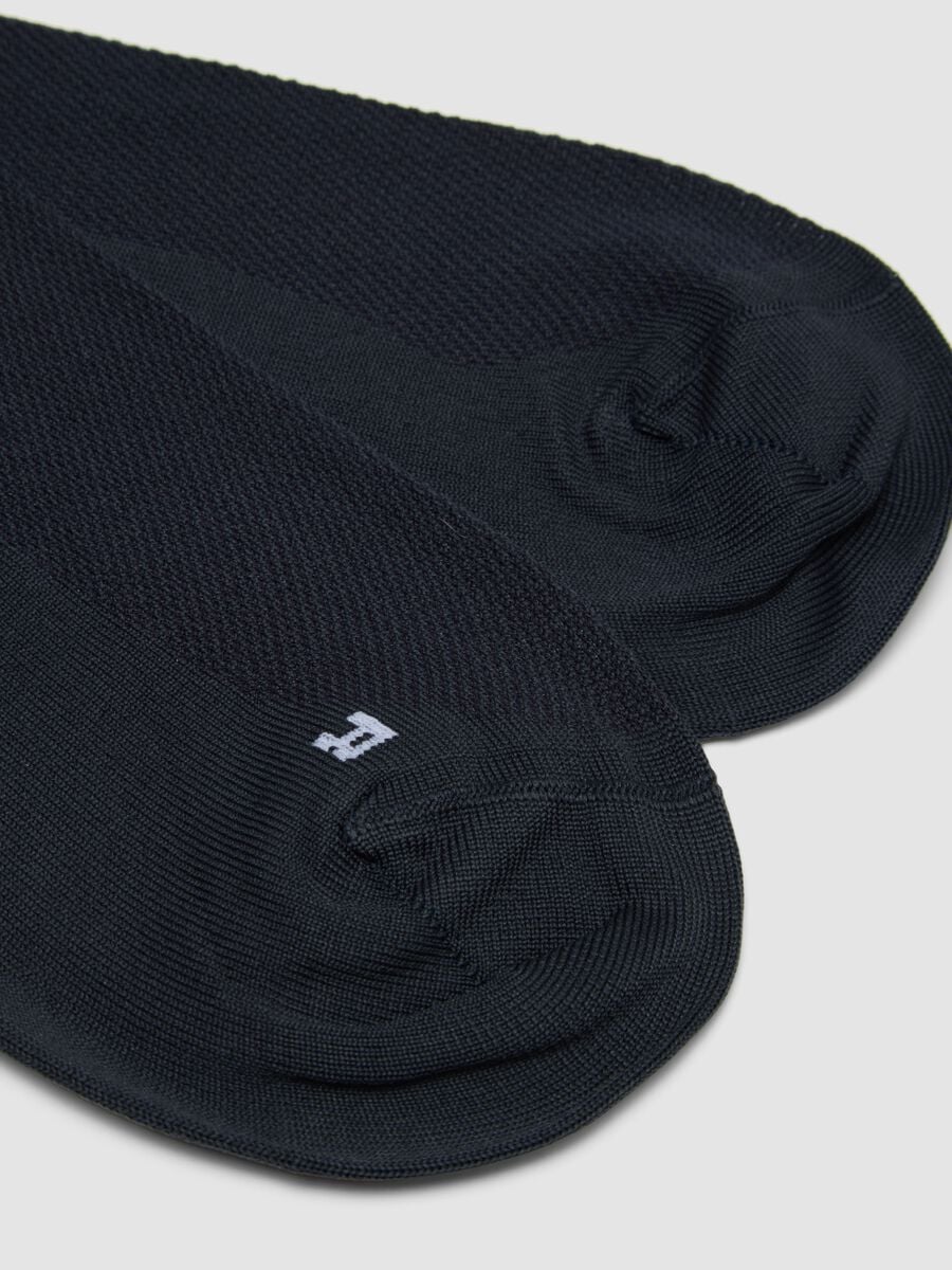 Navy ankle sports socks in stretch fabric_1